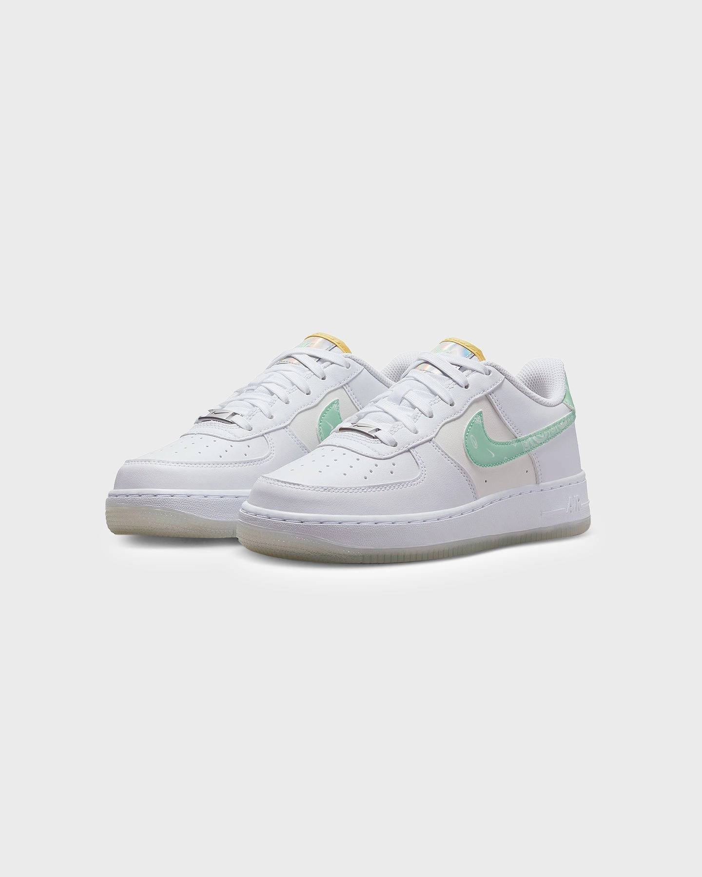 Iconic silhouette Airflow Ventilation Channels Nike Air Force 1 LV8 (GS) White/Mint Foam