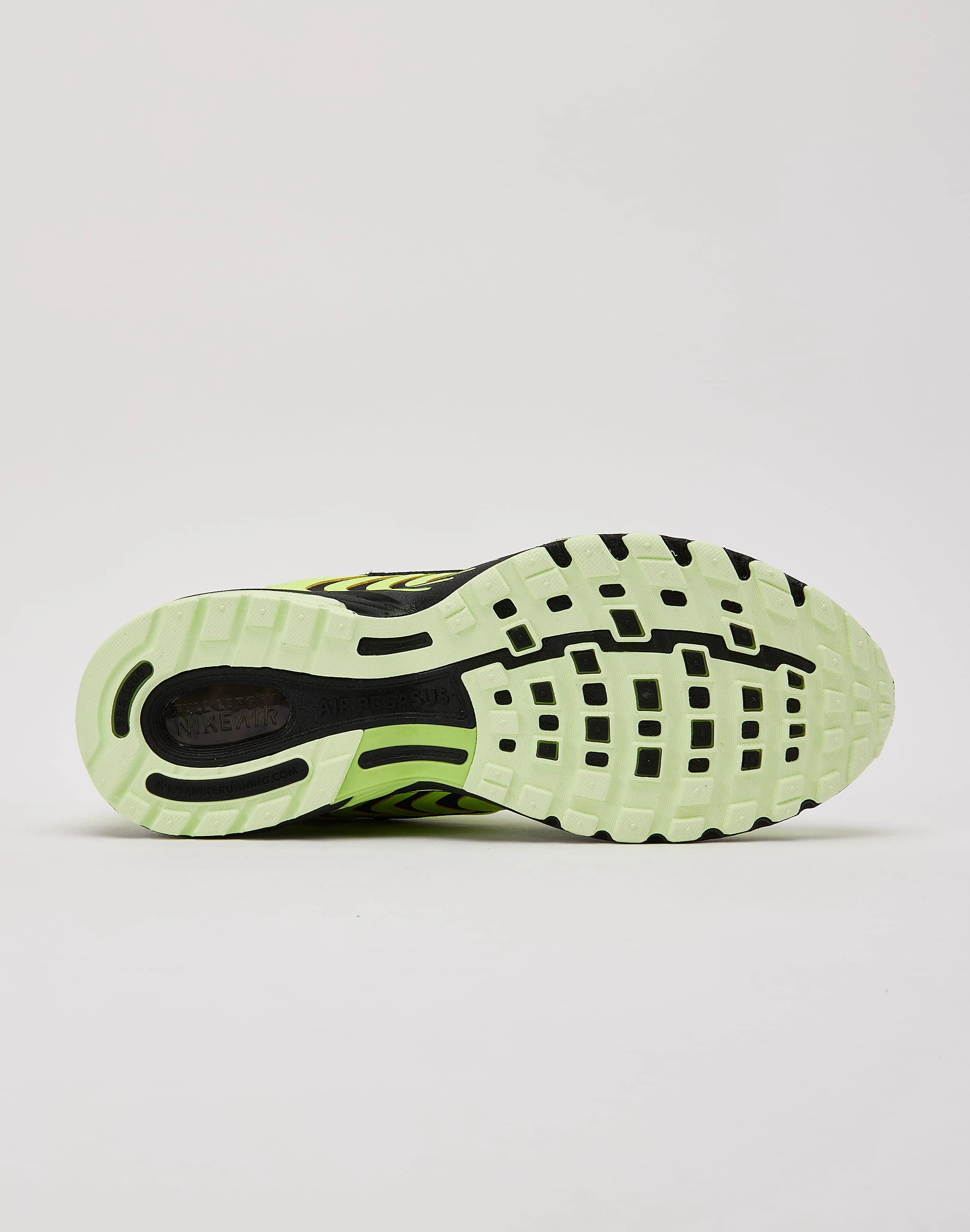 Soft Collar Effortless Feel Nike Air Pegasus 2005