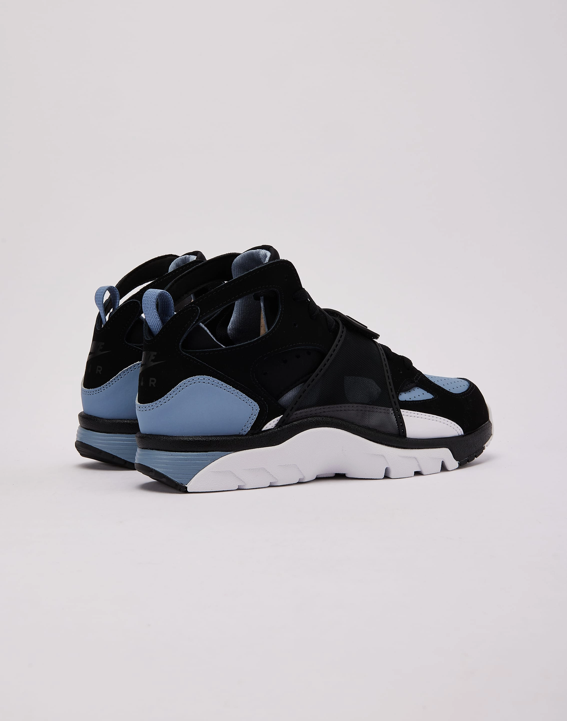 Nike Air Trainer Huarache Secure lacing system Support Core