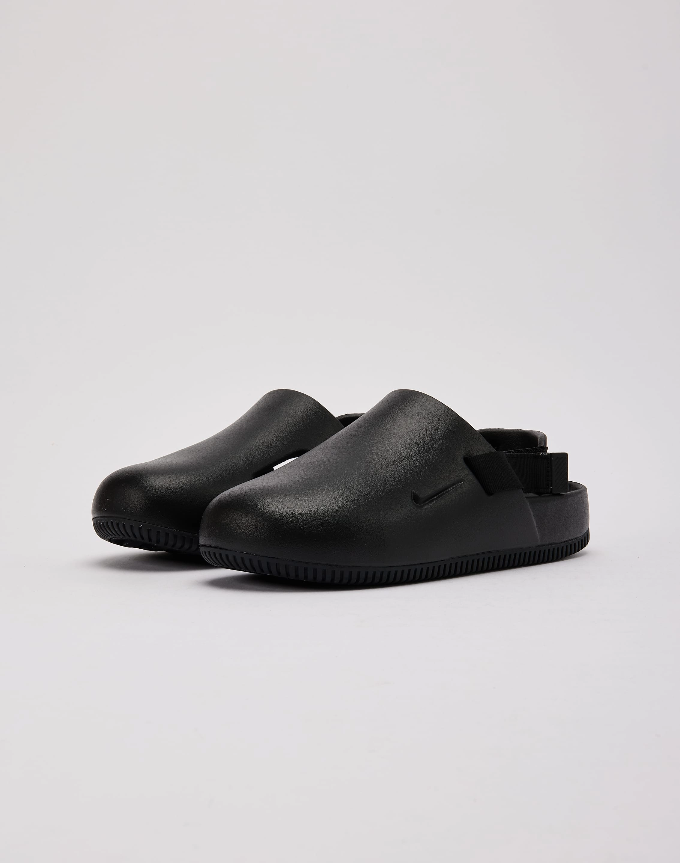 High Top Look Refined fit Nike Calm Mules