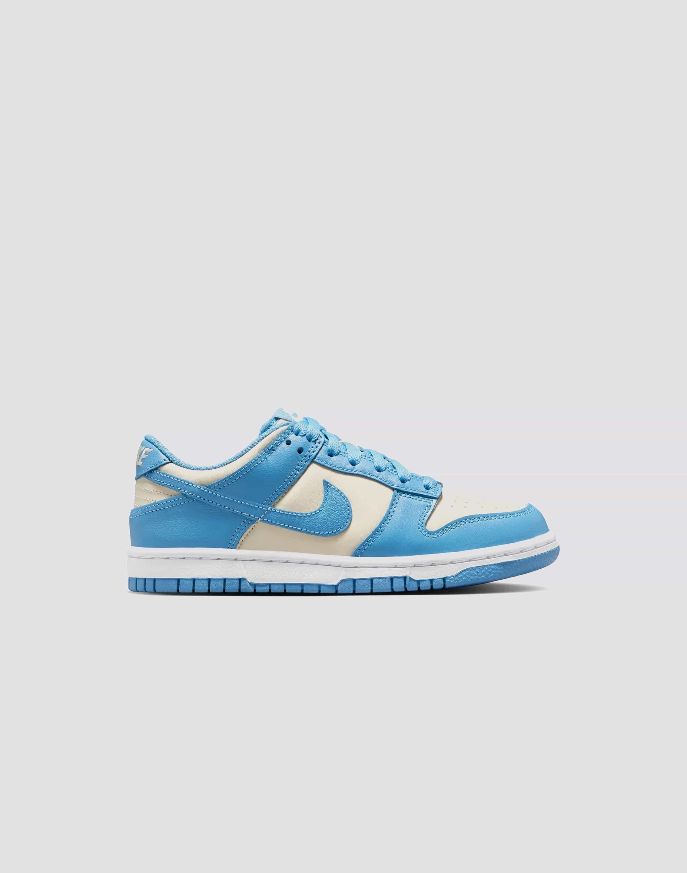 Pressure Dispersing Nodes Enhanced Ball Transition Nike Dunk Low Grade School Girls' "Blue Beyond/Beach/White"