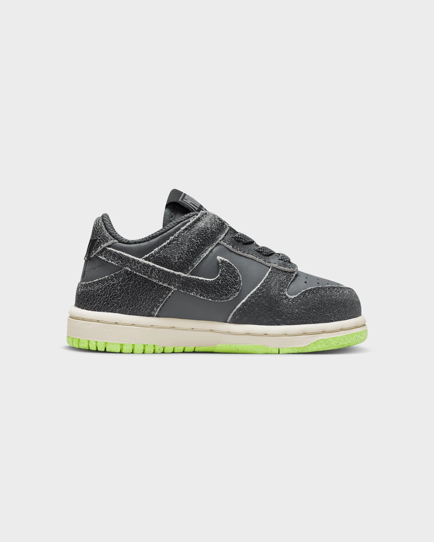 Distinctive Design Core Design Nike Infants' Dunk Low SE Iron Grey/Phantom-Ghost Green