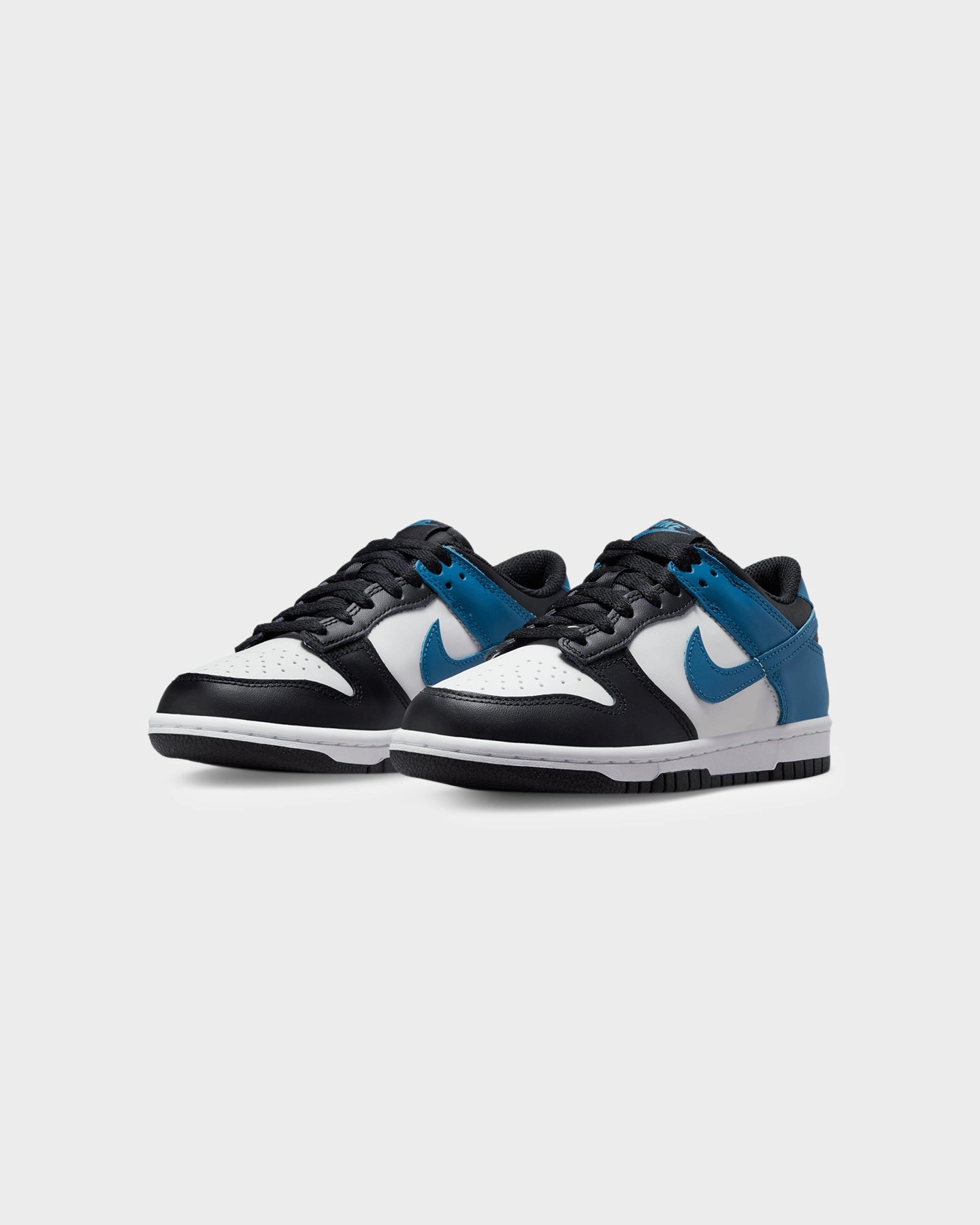 Lightweight Knit Fabric Energy Return Design Nike Kids' Dunk Low (GS) "Black White Blue" Summit White/Indigo