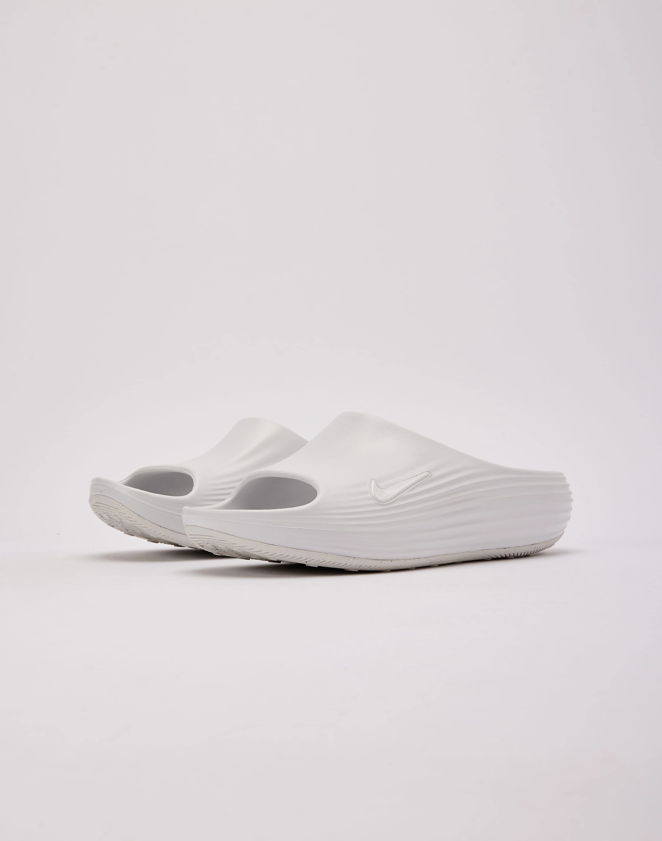 Enhanced silhouette Nike ReactX Rejuven8 Slides