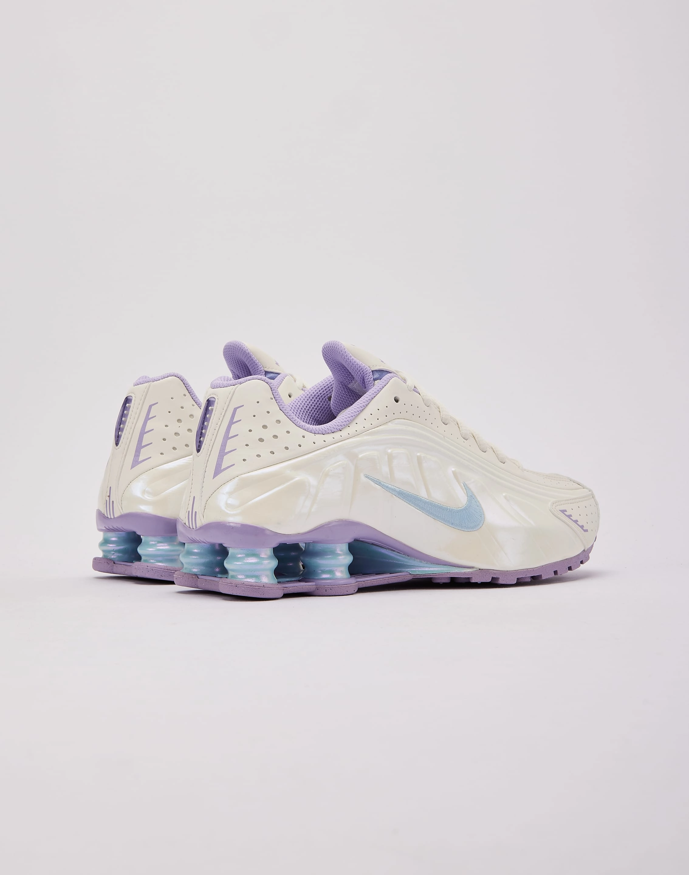 most flexible Elegant Piece Nike Shox R4 Grade-School