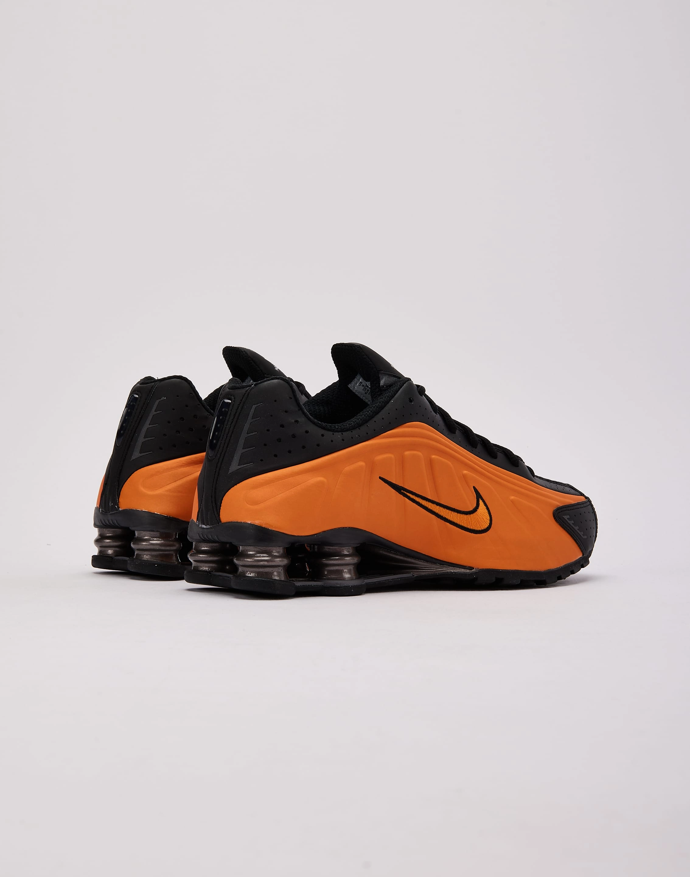 Bounce Back Cushion Sculpted cushioning Nike Shox R4