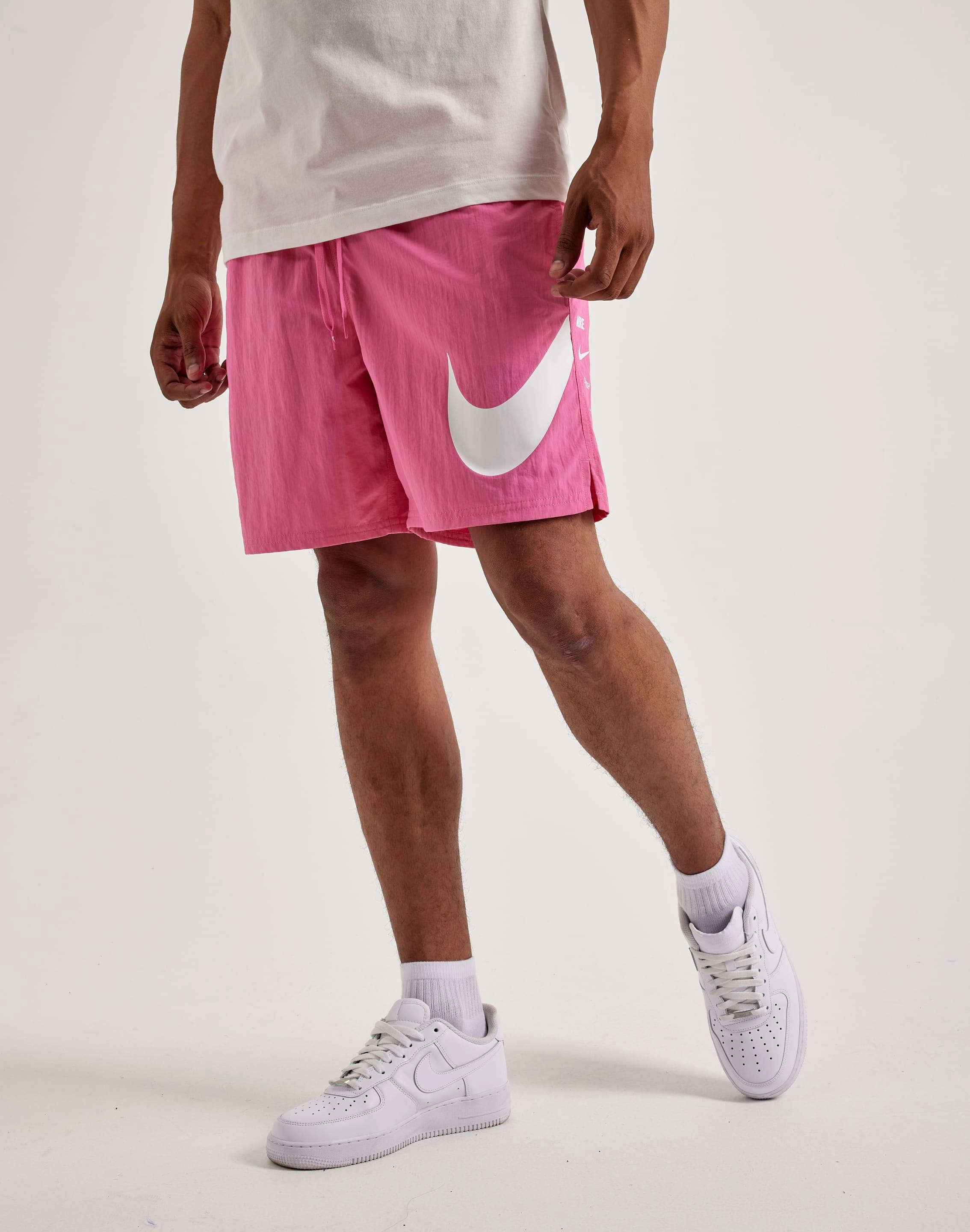 Nike Swim 7" Volley Shorts Dynamic Traction Pattern Thermal Regulating Fabric