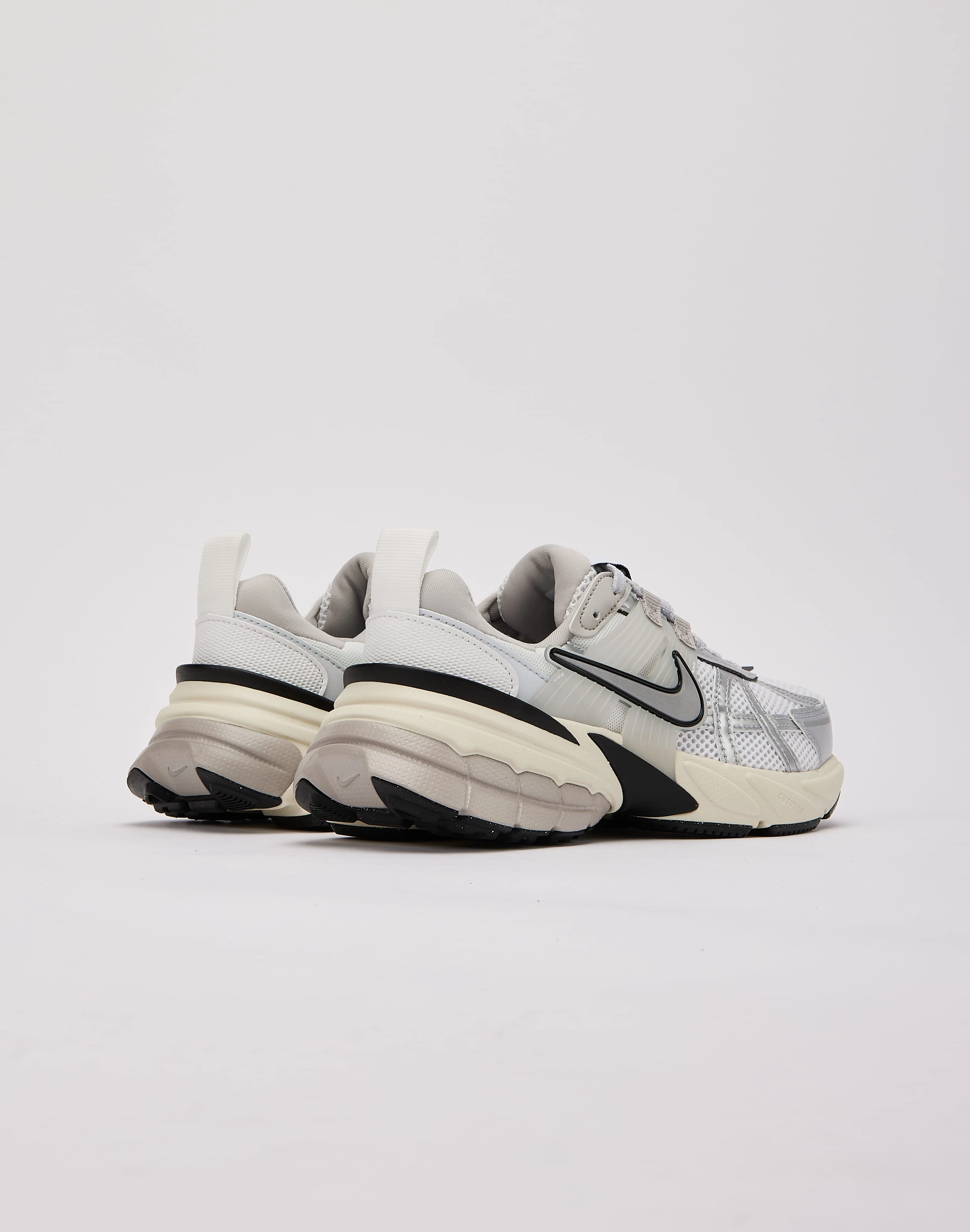 Nike V2K Run Ultra-soft traction Fashionable Look