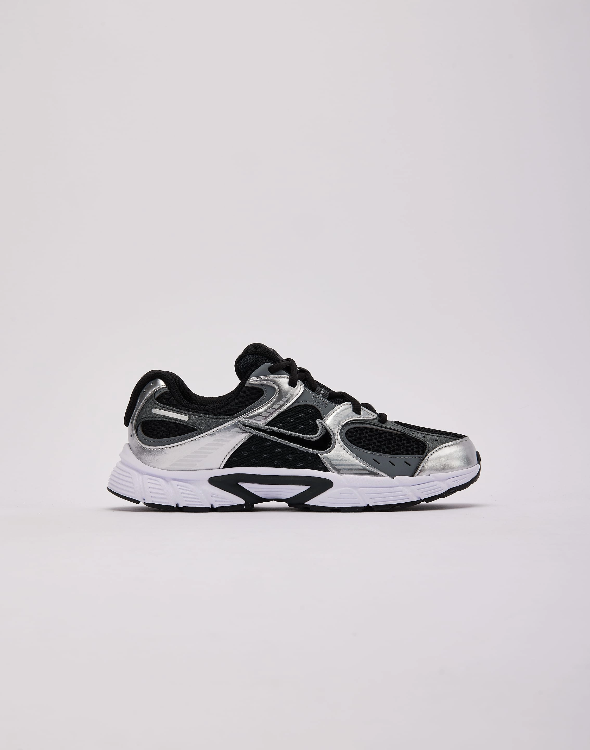 Impact Diffusing Structure engaging Nike V5 RNR Grade-School