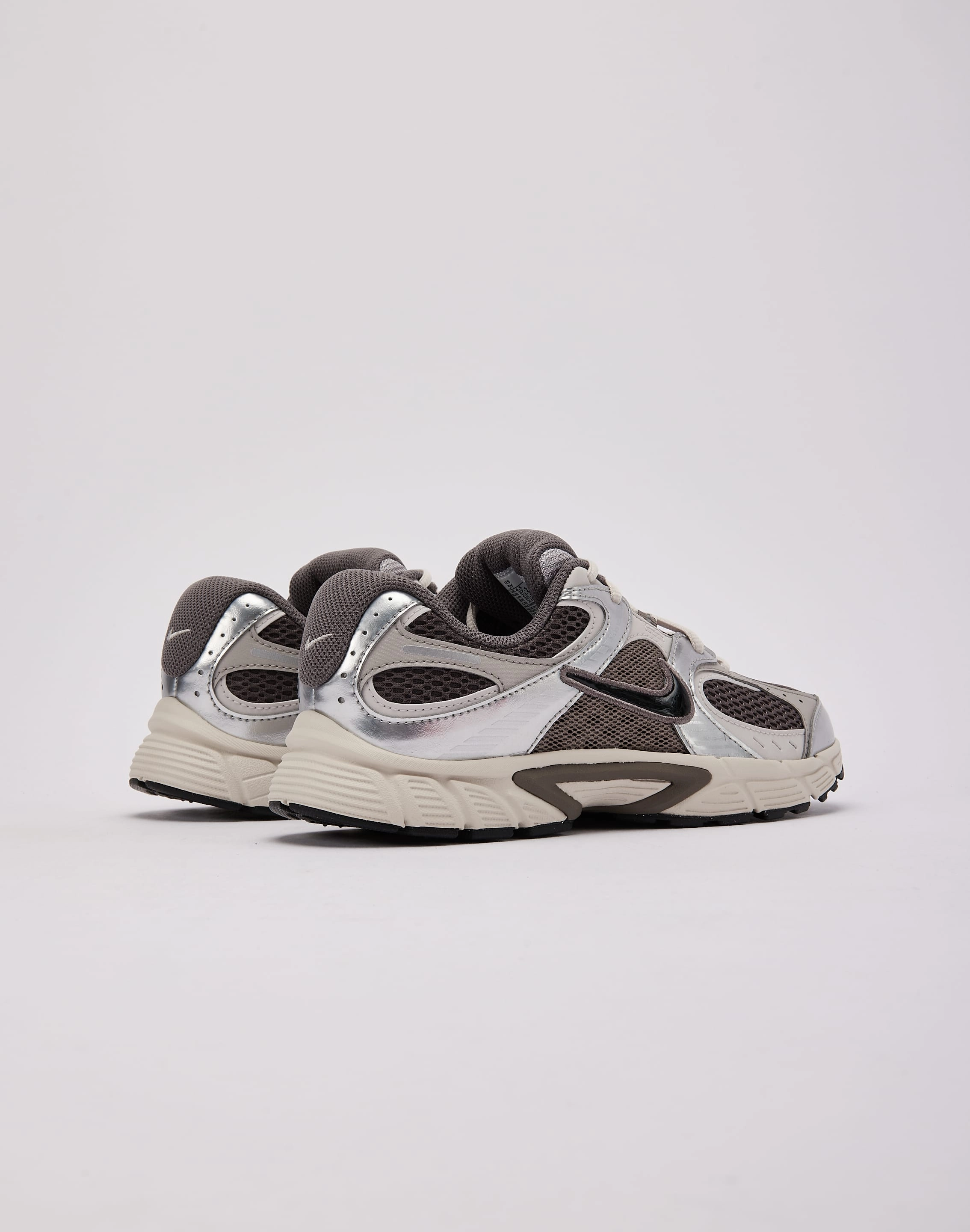 Lace Lock Technology Classy Fit Nike V5 RNR Grade-School