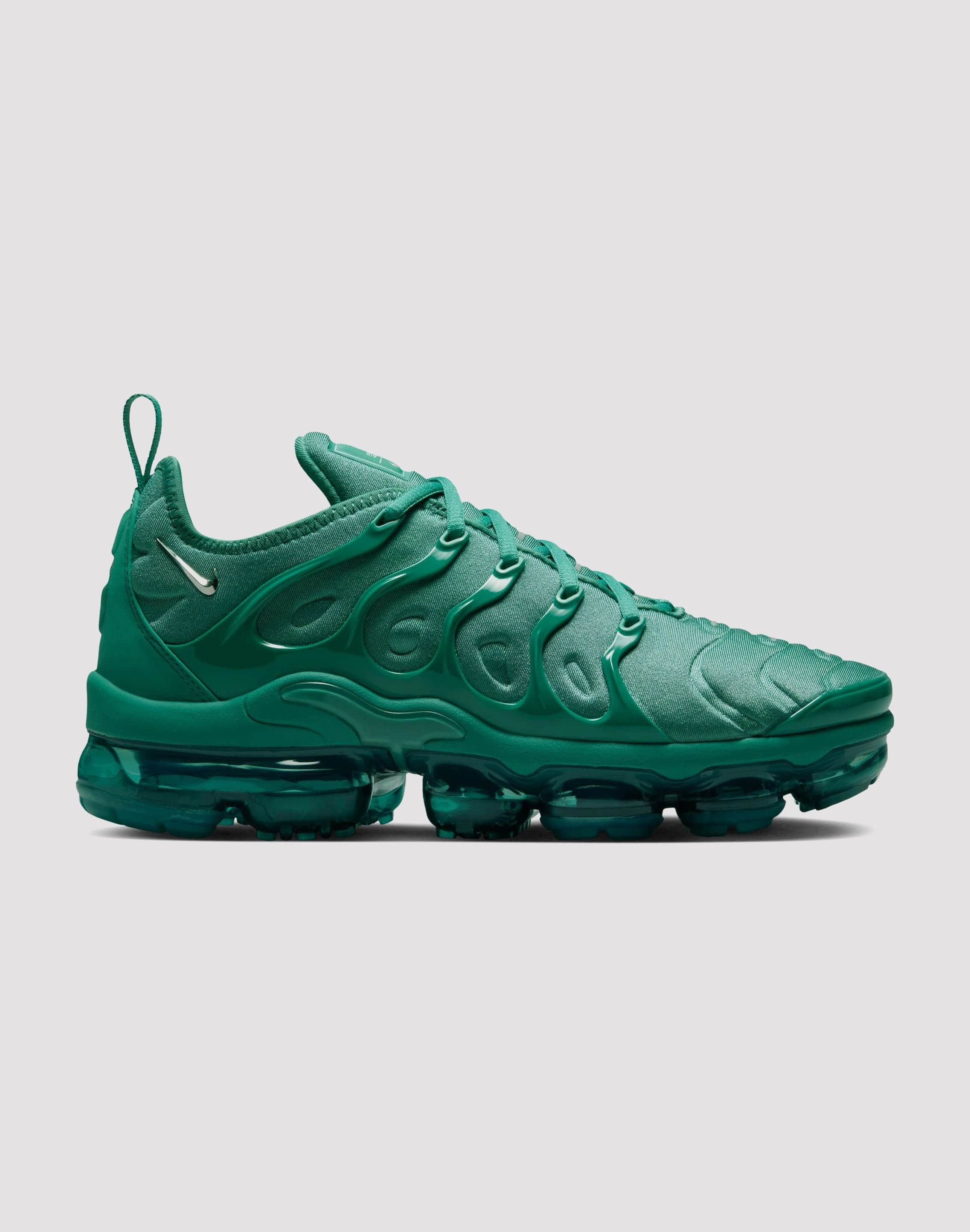 Nike VaporMax Plus "Bicoastal/Chrome/Metallic Silver" Contrasting Colors