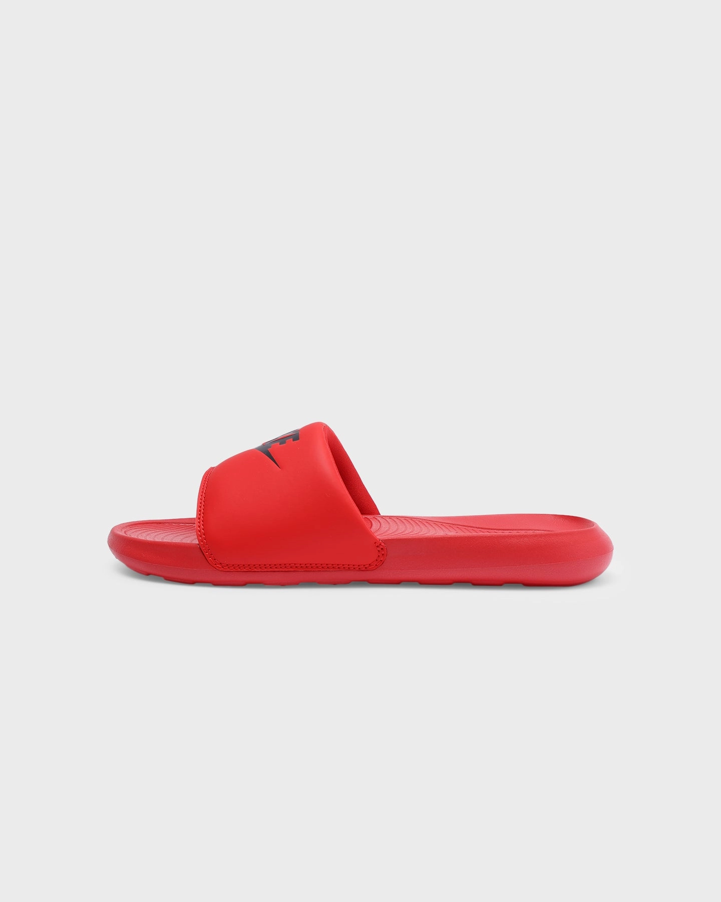 Nike Victori One Slide University Red/Black afternoon volleyball players' bounce