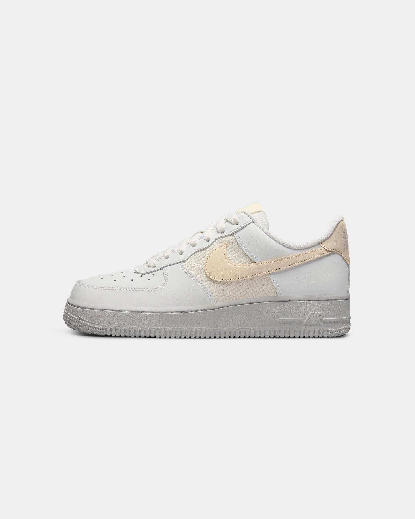 arch - support Nike Women's Air Force 1 '07 Essentials Summit White/Fossil/Summit White