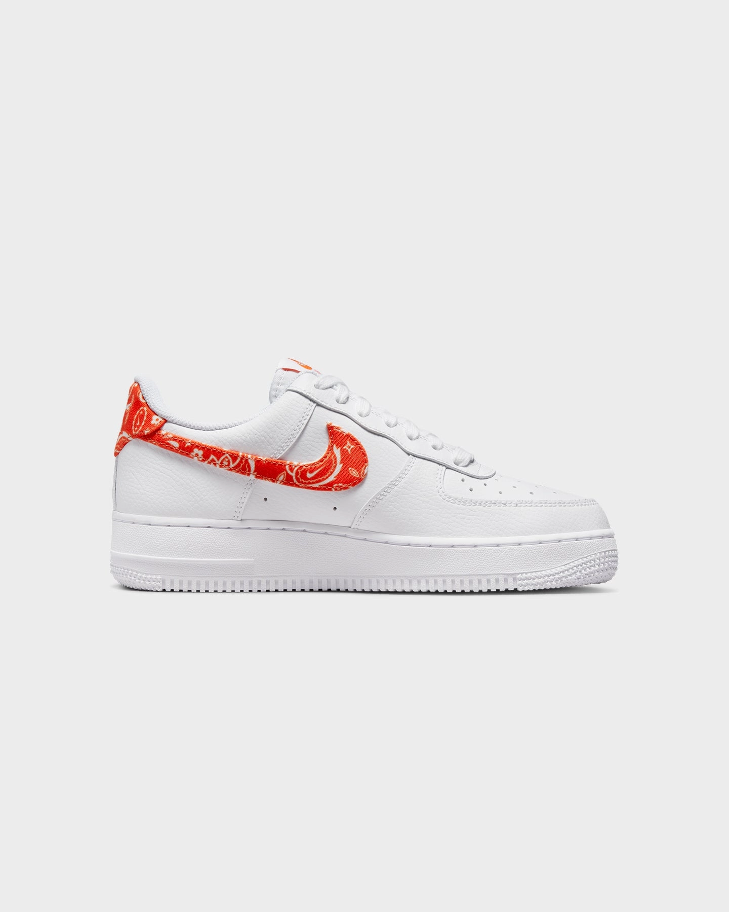 Special Occasion mountain climbers Nike Women's Air Force 1 '07 Essentials White/Rush Orange