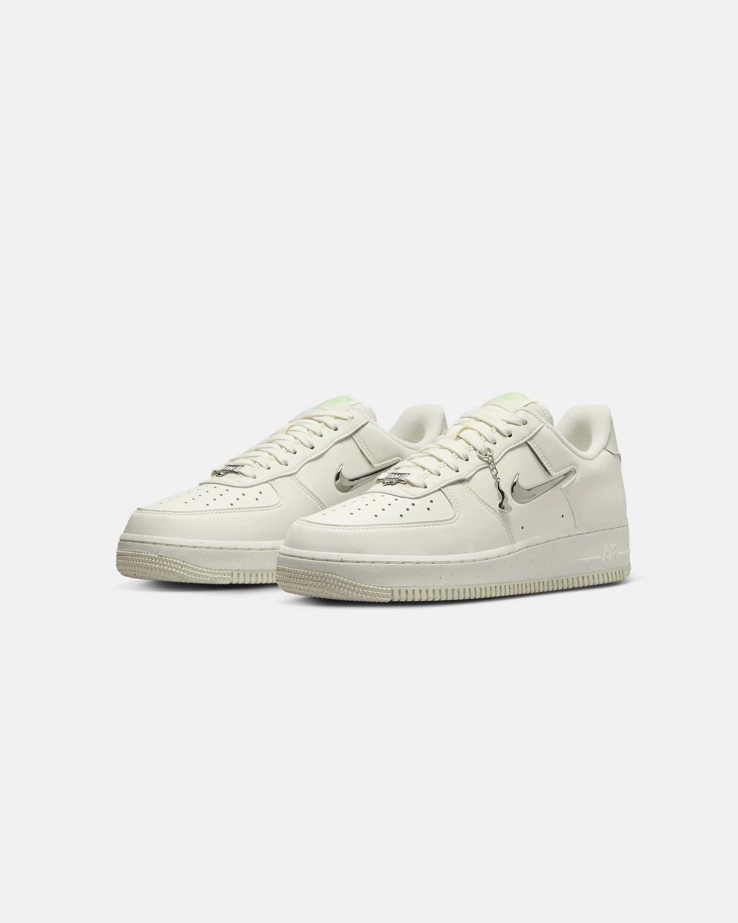 Nike Women's Air Force 1 '07 Next Nature SE Sail/Vapor Green sports accessories