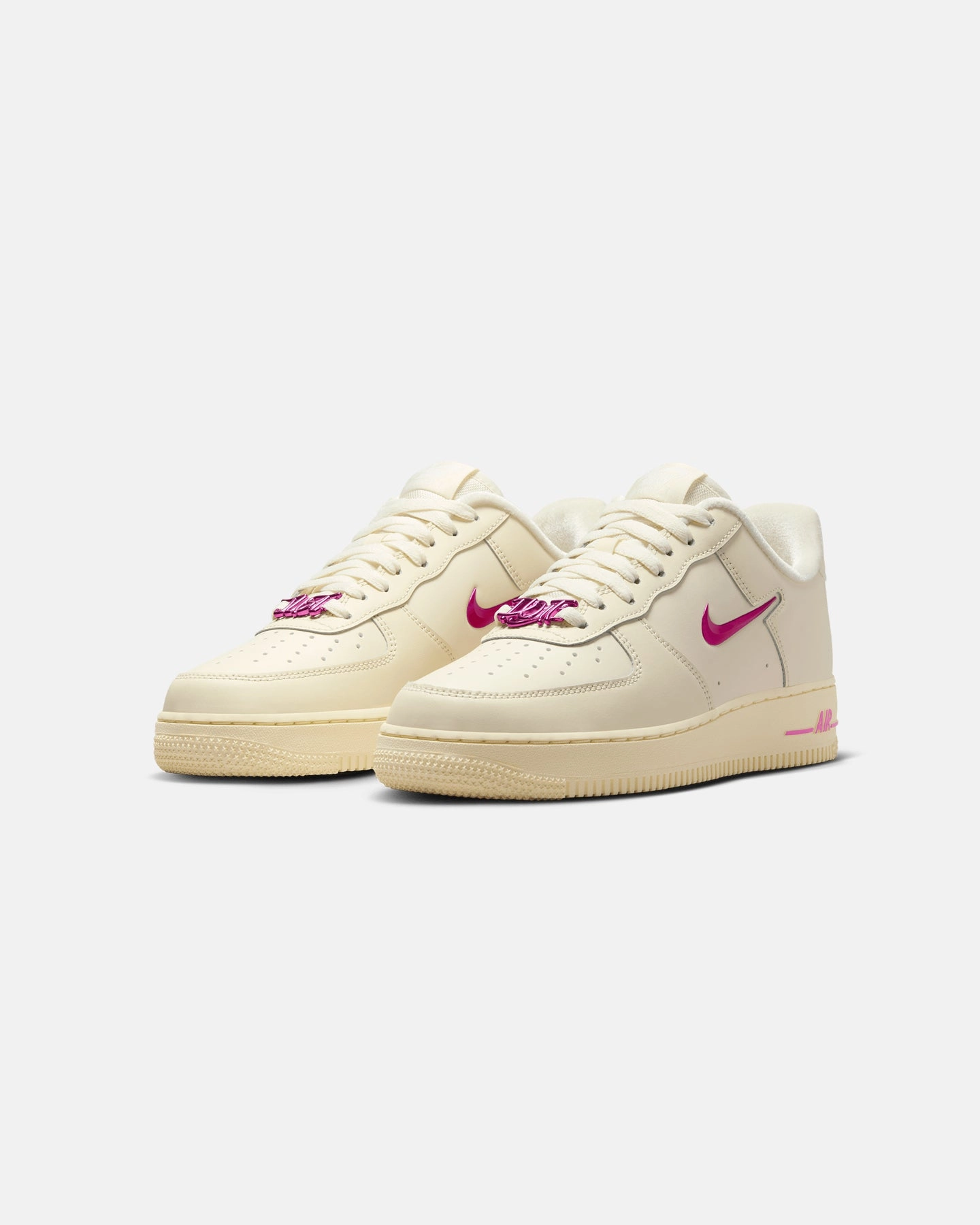 Moisture Management Layer foldability - level Nike Women's Air Force 1 '07 SE "Just Do It" Coconut Milk/Playful Pink