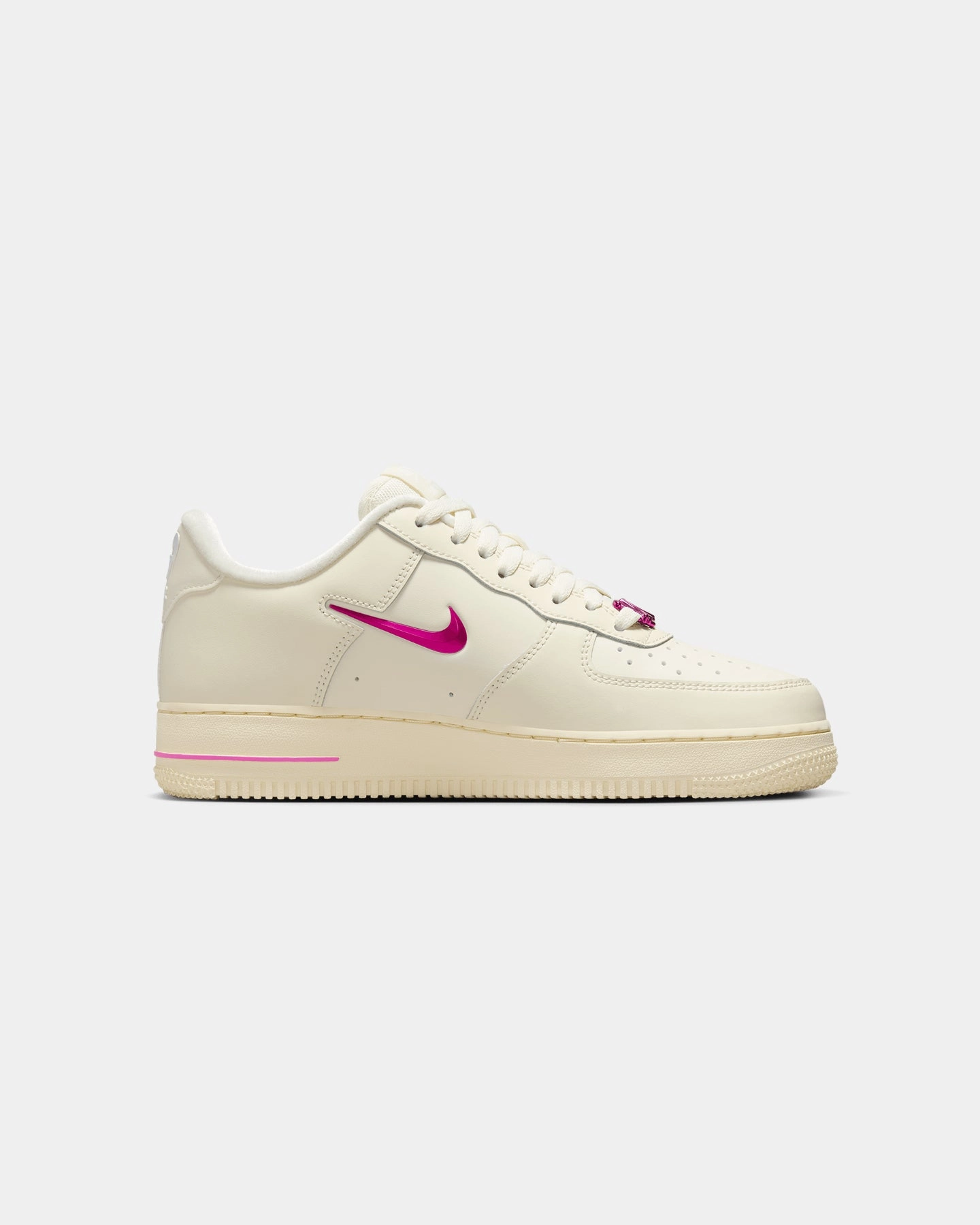 Nike Women's Air Force 1 '07 SE "Just Do It" Coconut Milk/Playful Pink Abrasion Resistant Tread beach - specific advantages