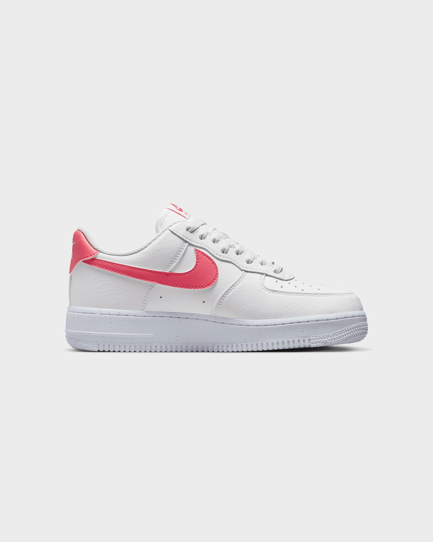 Nike Women's Air Force 1 '07 SE Summit White Cushioned Arch Support Ergonomic Contour