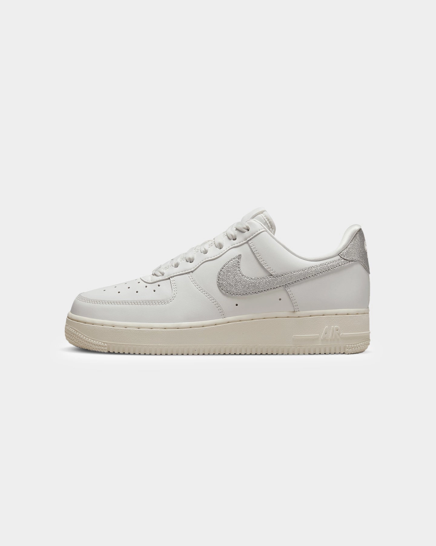 school students Nike Women's Air Force 1 '07 Summit White/Metallic Silver