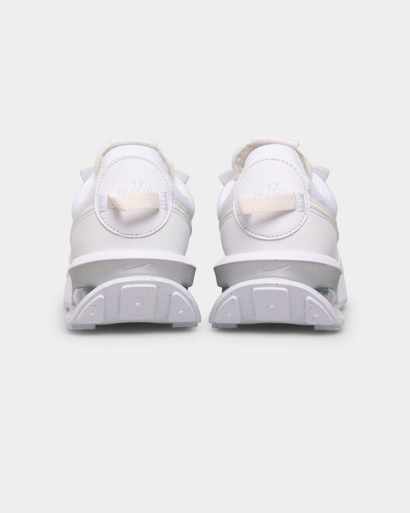 Impact Diffusion Technology Nike Women's Air Max Pre-Day White/Phantom