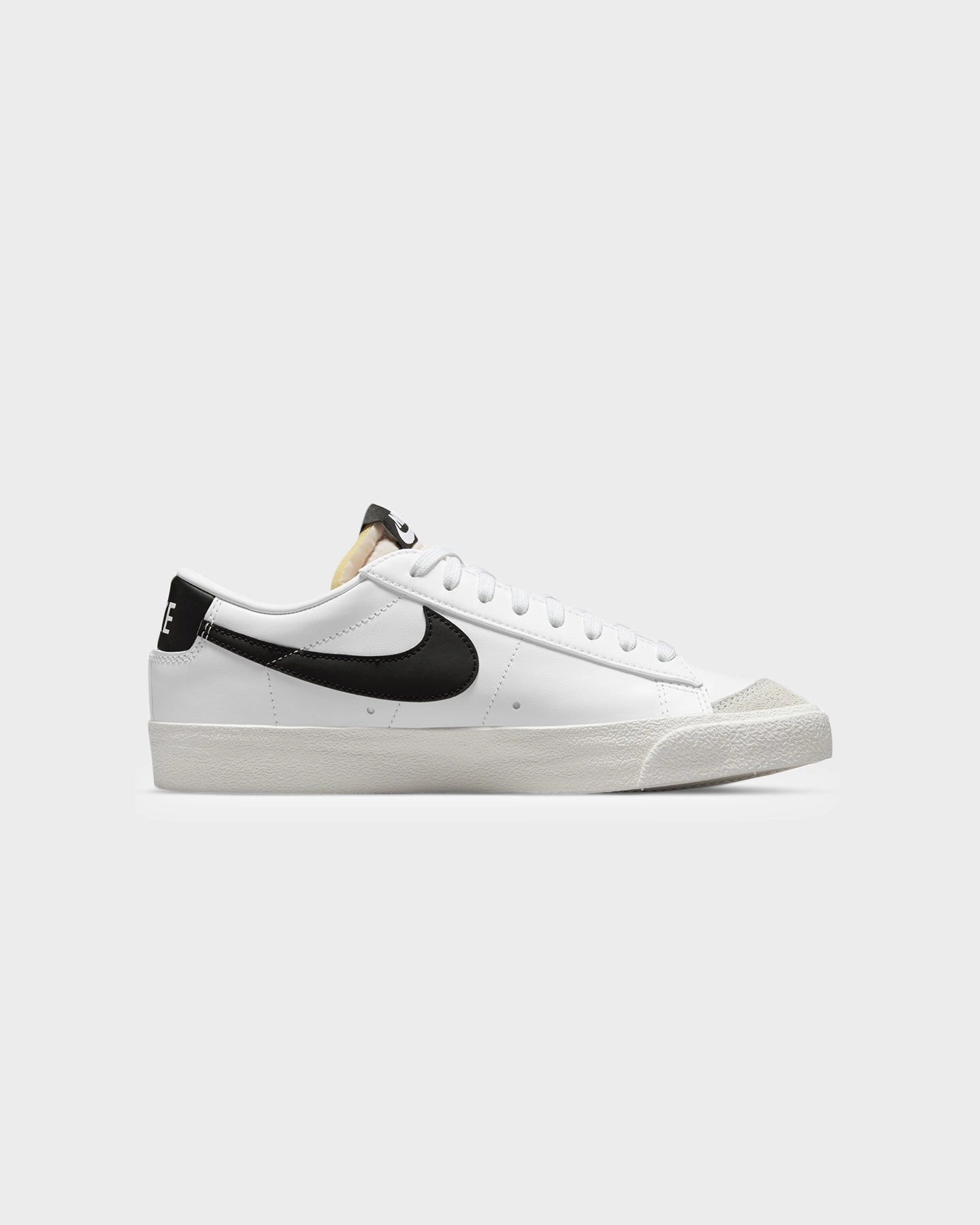 Sculpted comfort Nike Women's Blazer Low '77 White/Black/Sail White