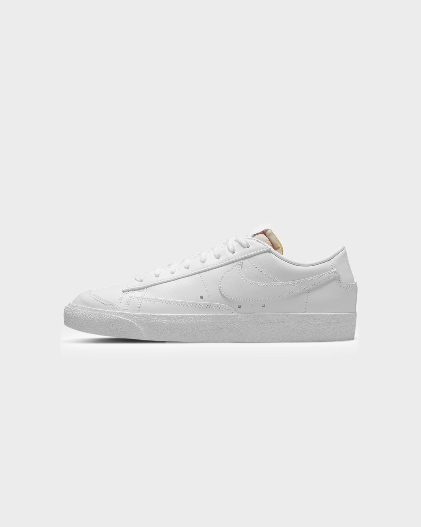 Nike Women's Blazer Low '77 White/White/White Microfiber Covering