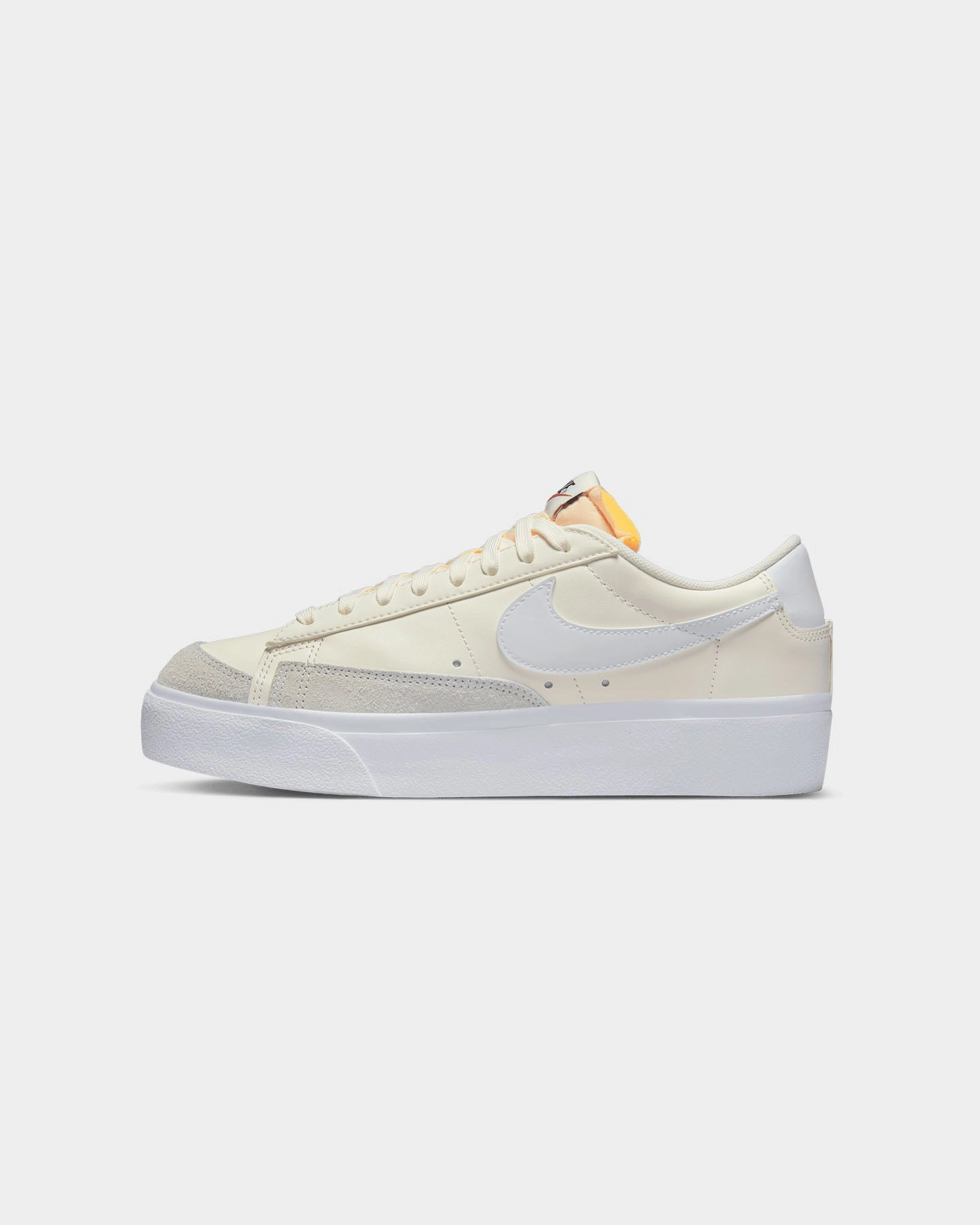 Nike Women's Blazer Low Platform Sail/White-White Dynamic look school - related benefits