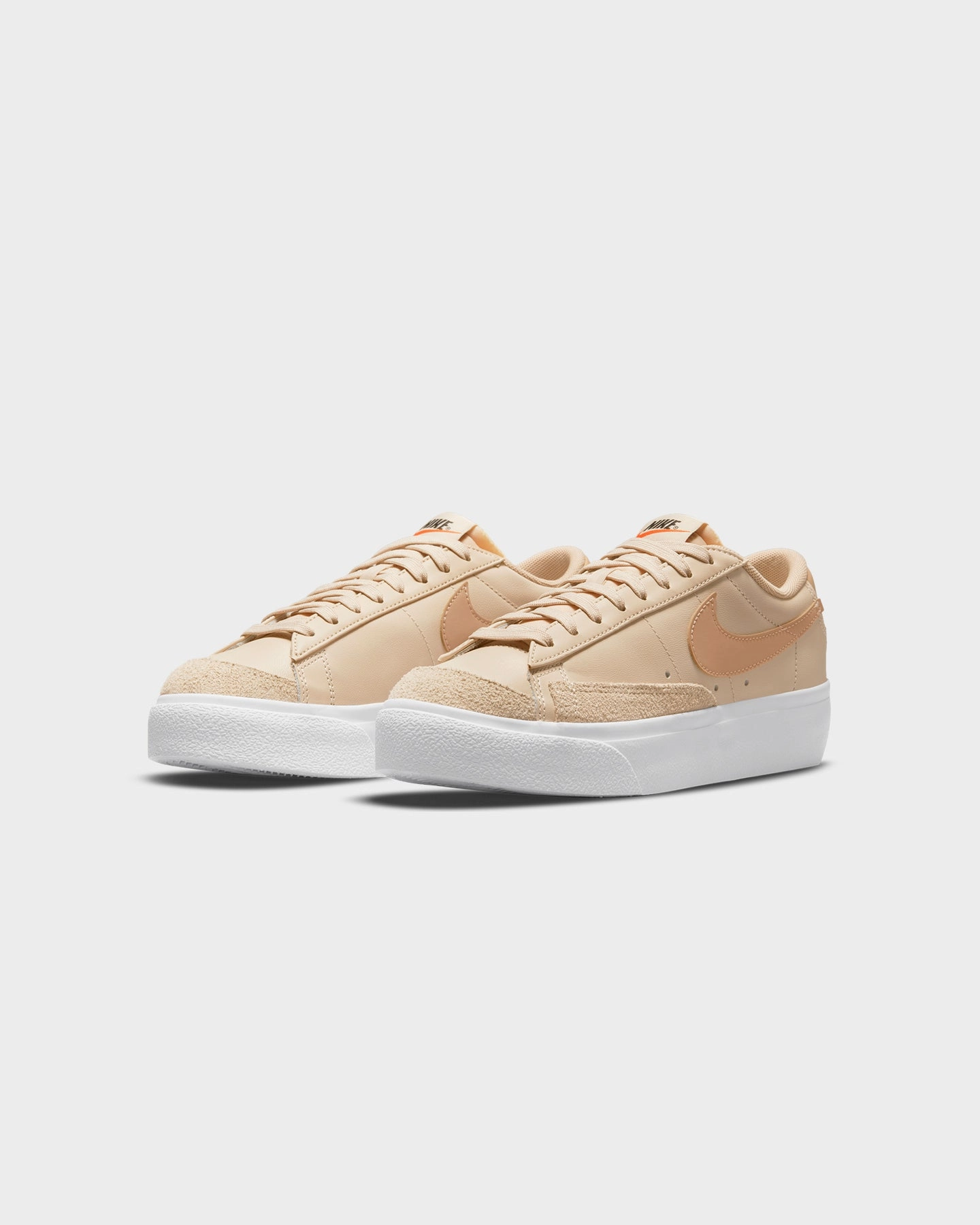 Nike Women's Blazer Low Platform Sanddrift/Hemp-Sanddrift/Black most fall