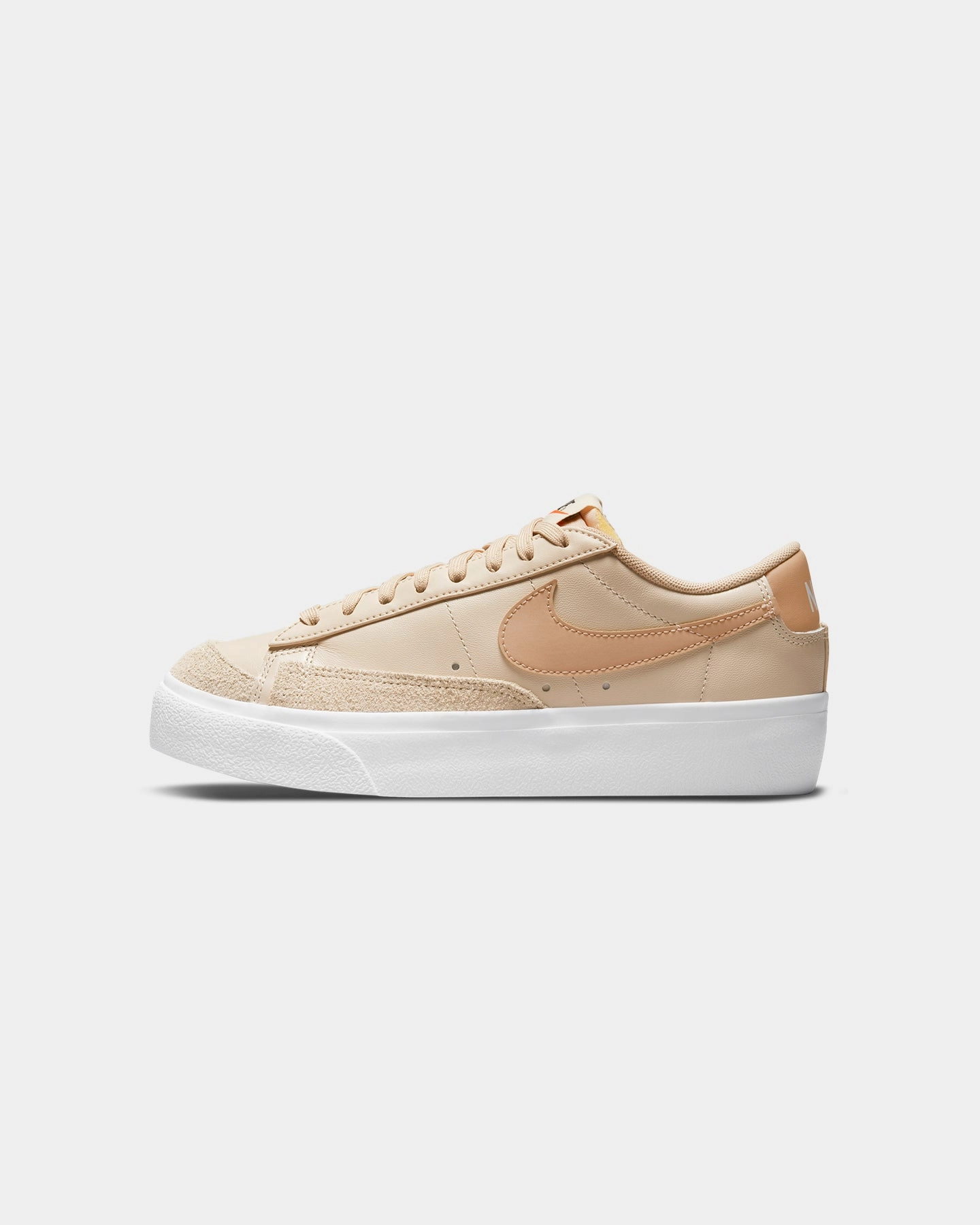 Nike Women's Blazer Low Platform Sanddrift/Hemp-Sanddrift/Black Torsional Rigidity System Shock Diffusing Plate