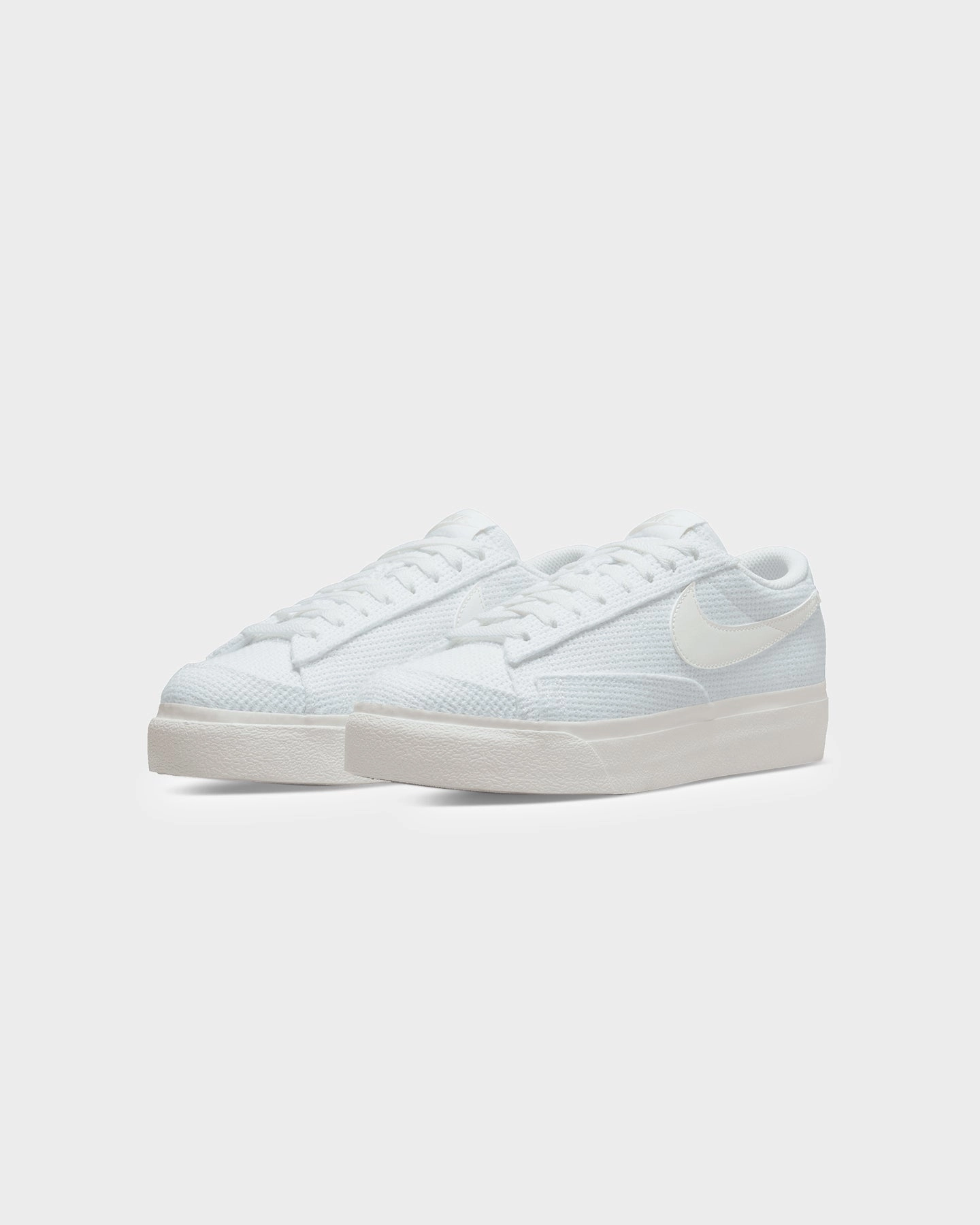 Nike Women's Blazer Low Platform Summit White/Summit White-Fossil All-day arch
