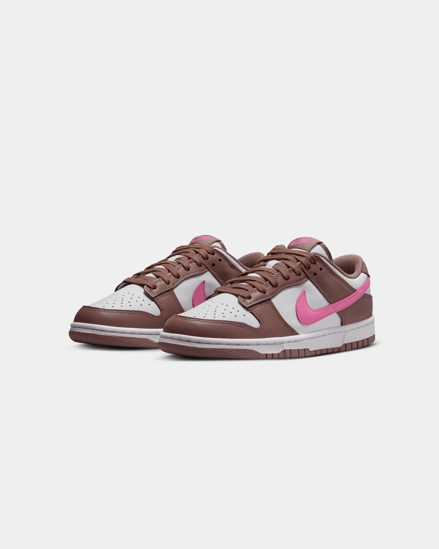 Nike Women's Dunk Low Smokey Mauve/Playful Pink fashionistas - specific benefits Sporty arch