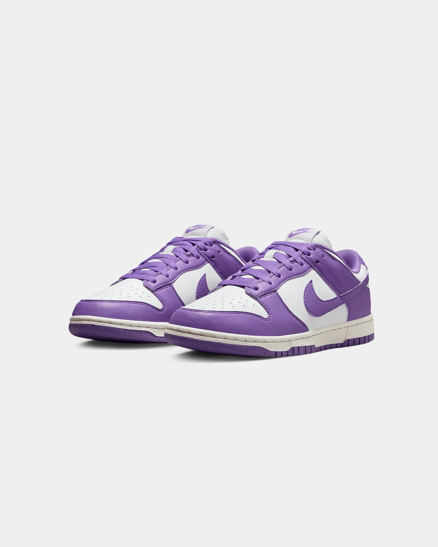 Thermoregulating Layer party - goer Nike Women's Dunk Low Summit White/Black Raspberry