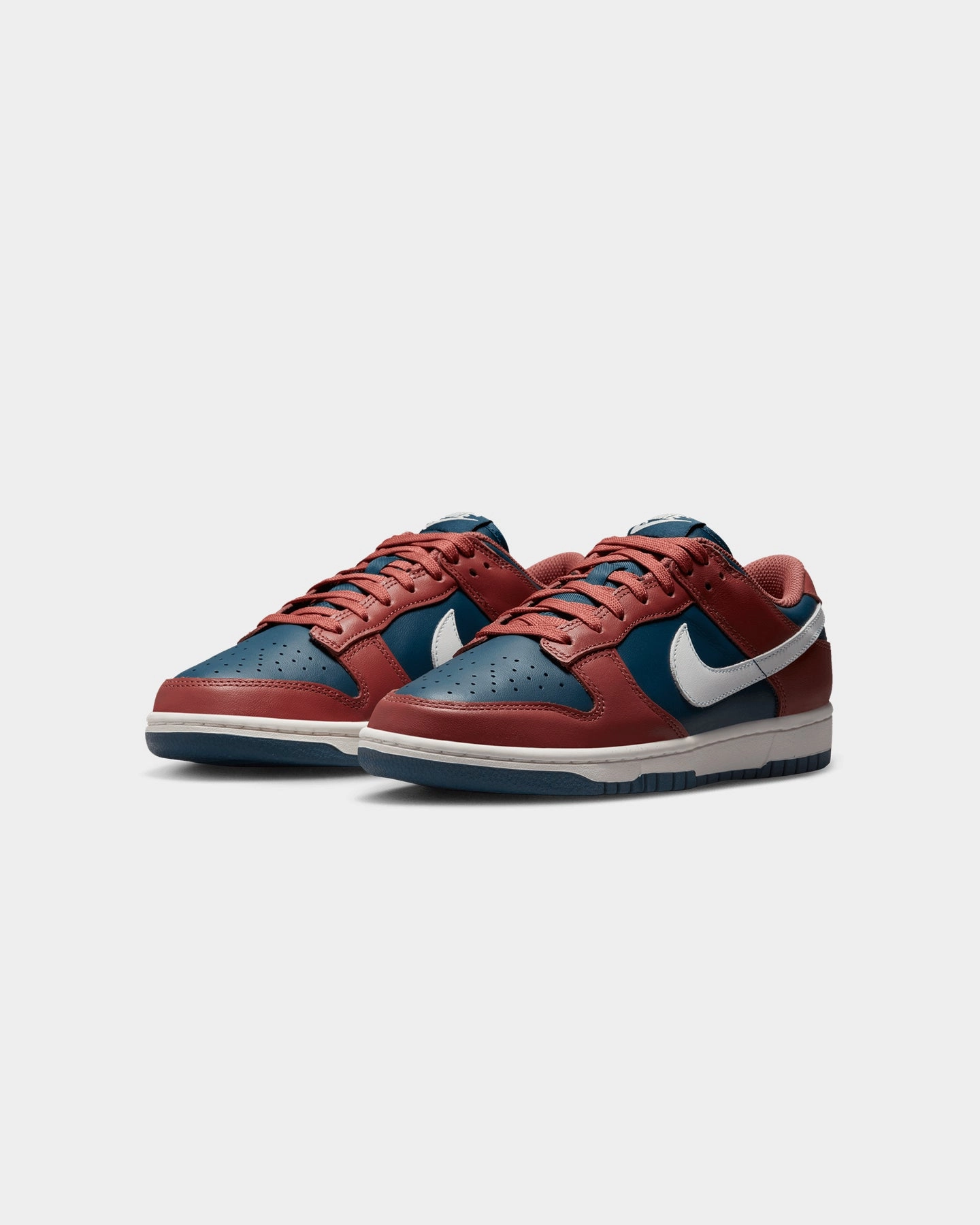 Nike Women's Nike Dunk Low Canyon Rust/Summit White martial artists - specific features cushioned user