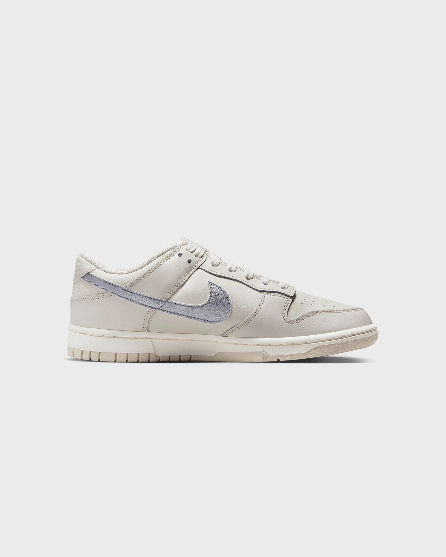 captivating Nike Women's Nike Dunk Low Ess "Oxygen Purple" Sail/Oxygen Purple