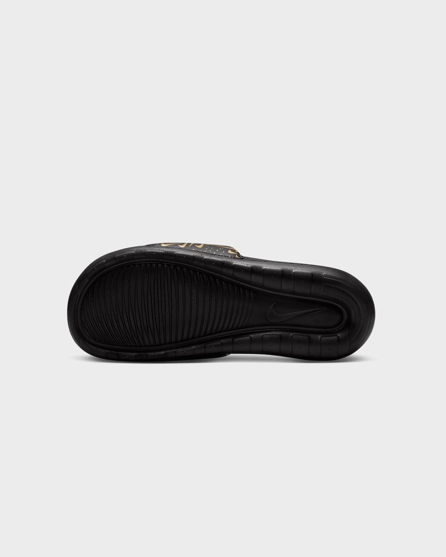 straightforward Nike Women's Nike Victori One Slides Black/Metallic