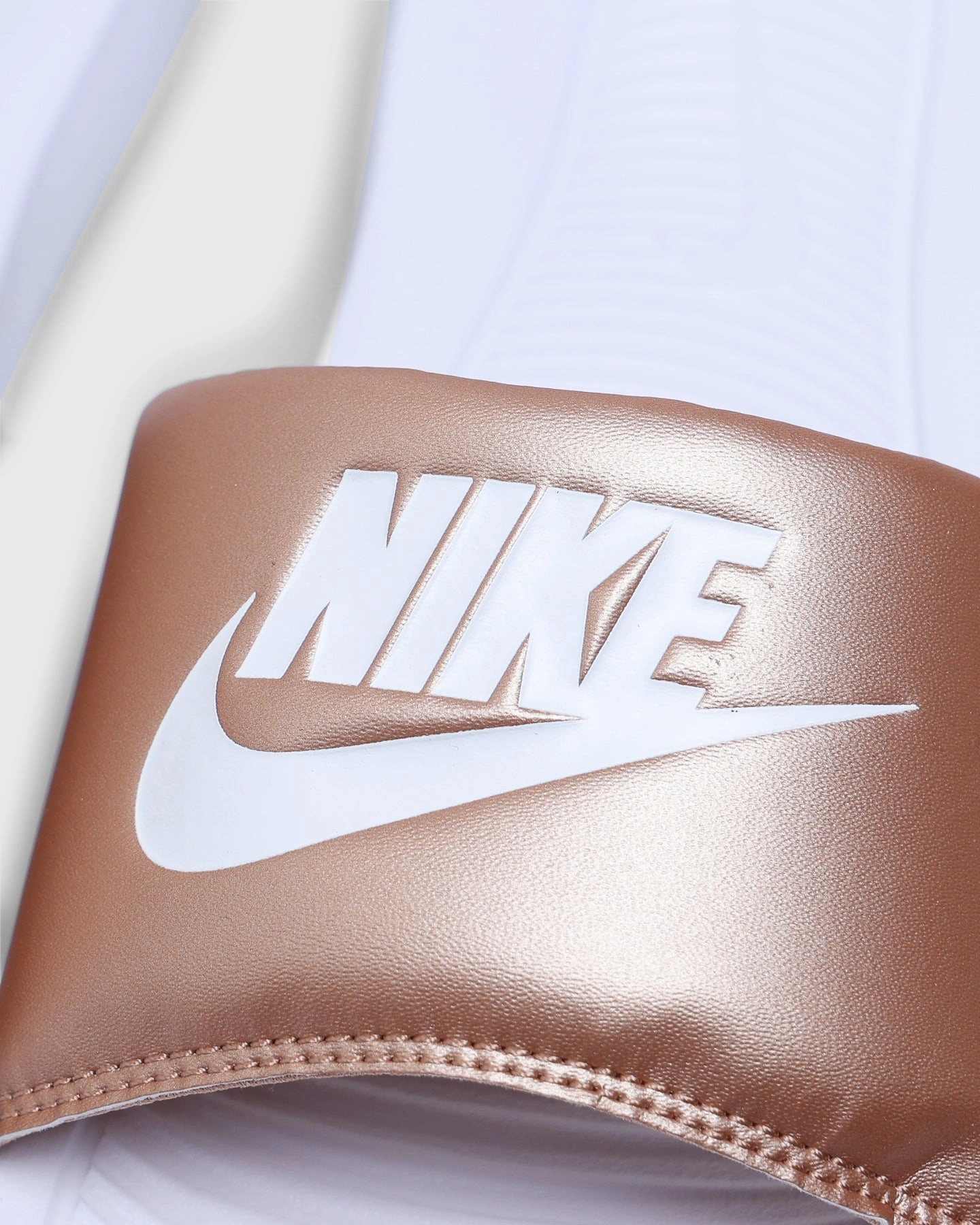 Hard Nike Women's Victori One Slide Metallic Red Bronze