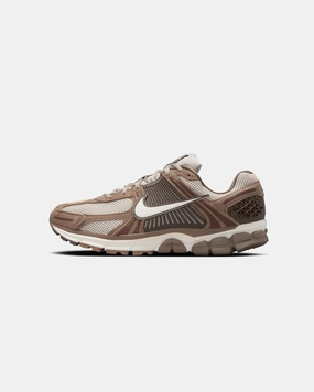 Adaptable Fit Patio Step Nike Zoom Vomero 5 Grey/Sail-Mink Brown