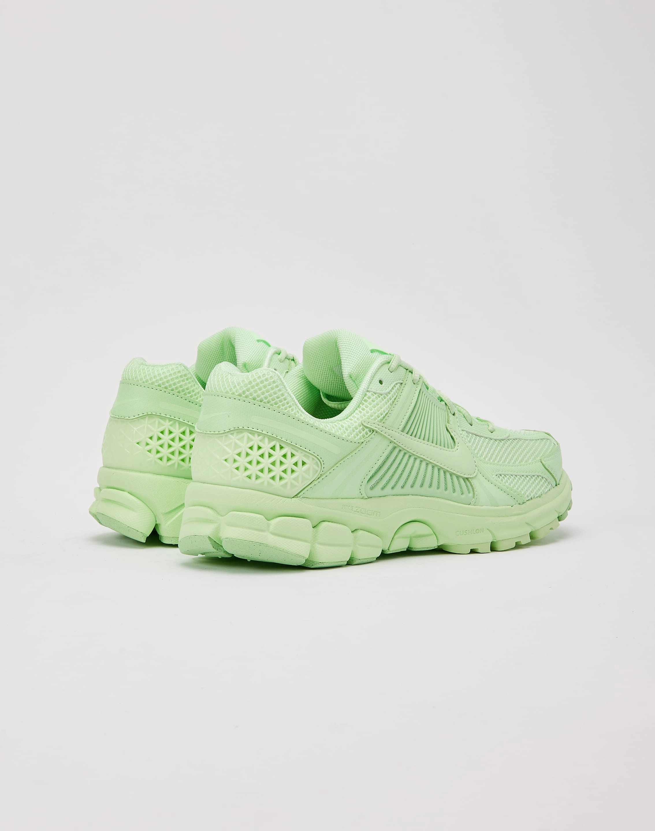 Airy Upper Slip Ride Nike Zoom Vomero 5