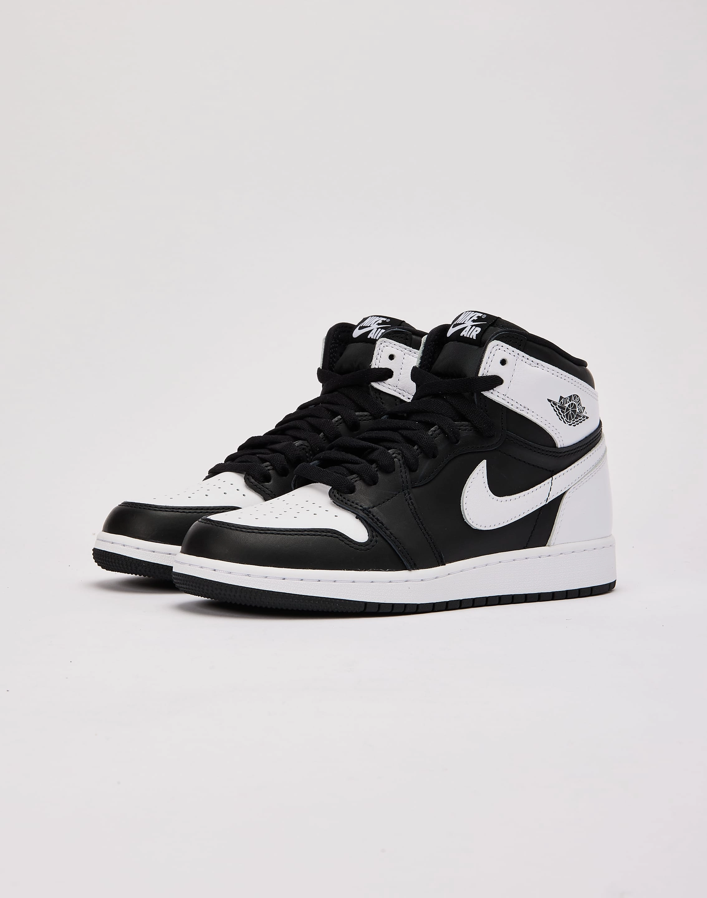 indispensable Jordan Air Jordan 1 Retro High OG 'Black and White' Grade-School
