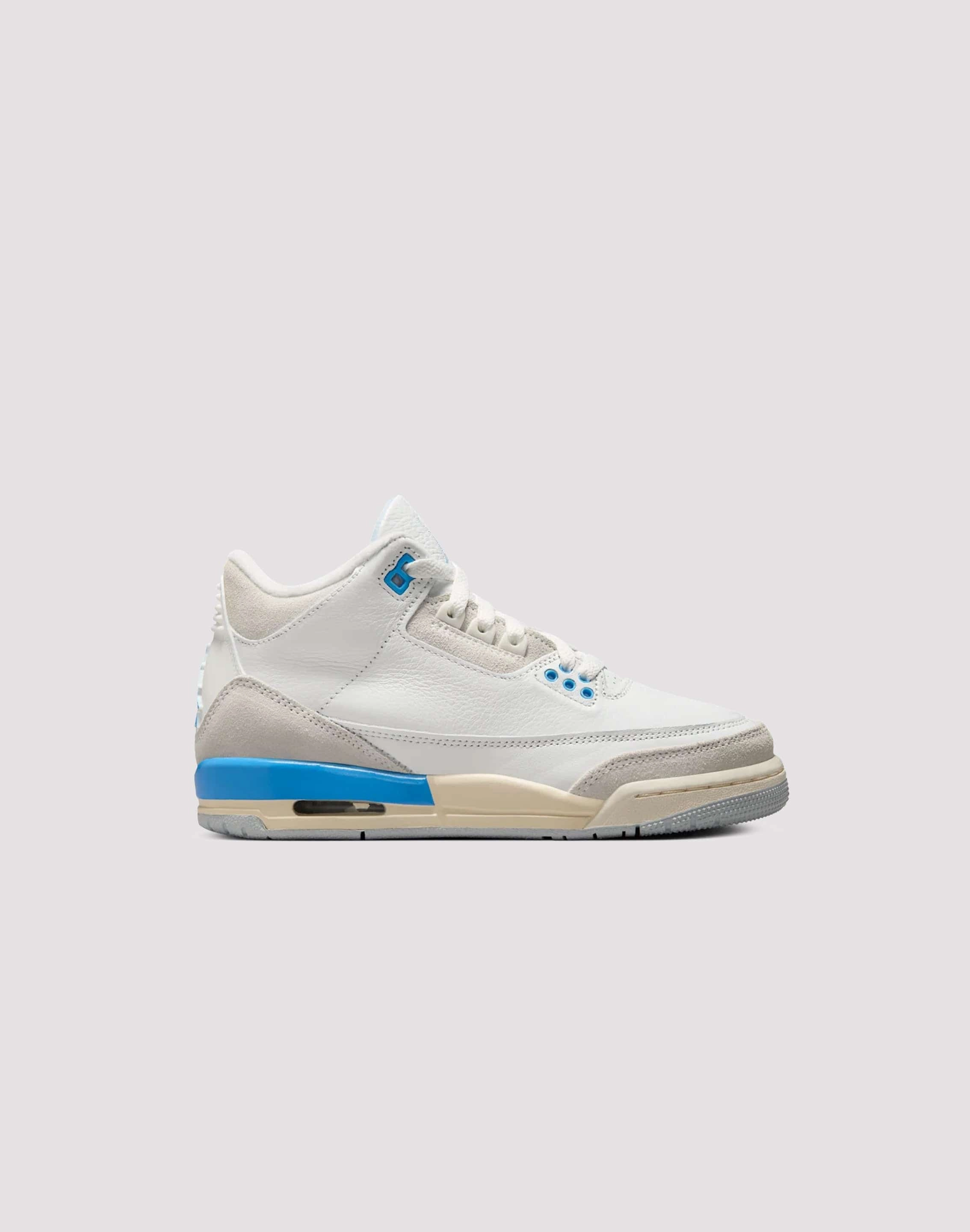 Jordan Air Jordan 3 Retro 'Lucky Shorts' Grade-School Ultra Responsive Midsole Comfort Enhancing