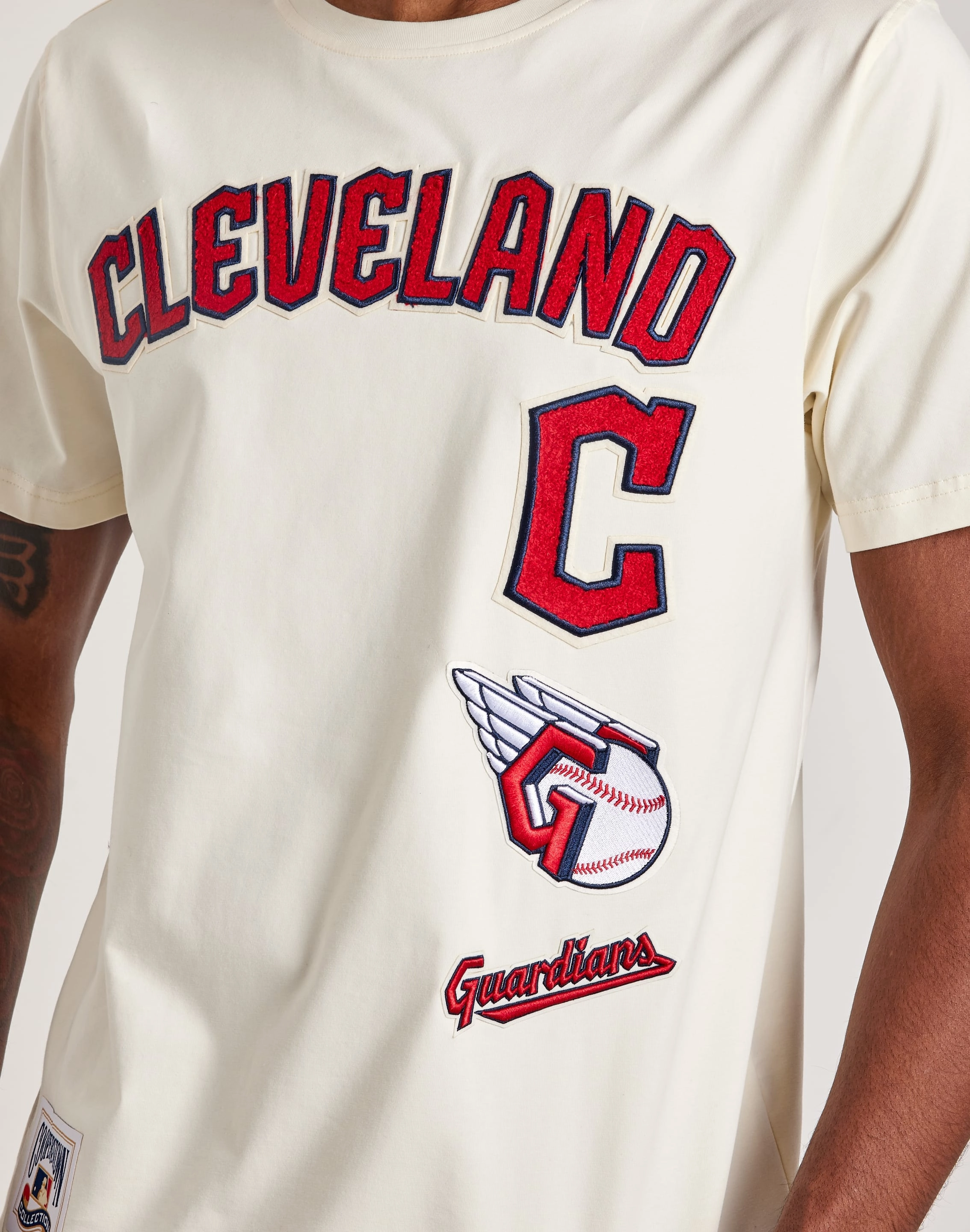 Comfort Flex Technology Pro Standard MLB Cleveland Guardians Retro Classic Tee