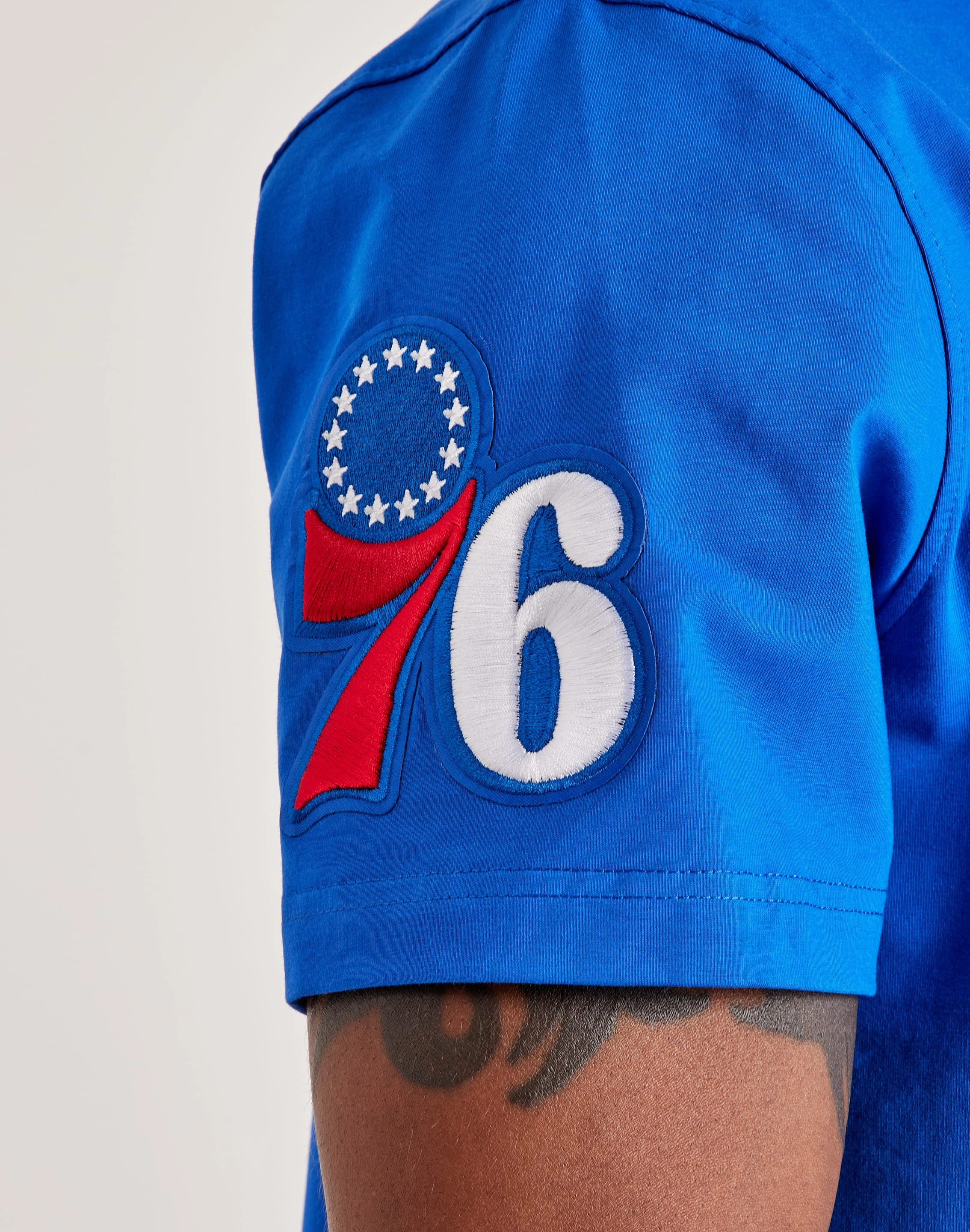 Pro Standard NBA Philadelphia 76ers Tee Luxe cushioning