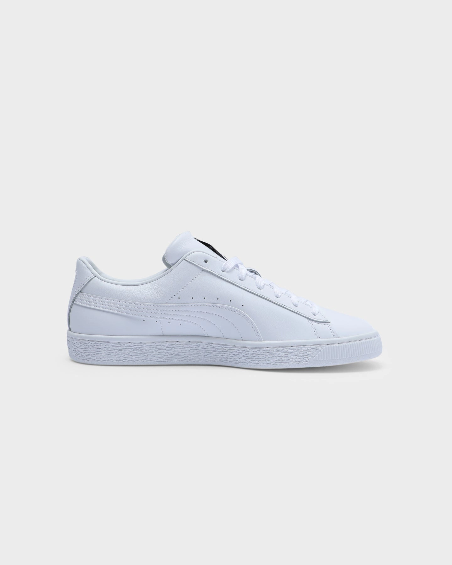 Maximum touch Sturdy Outsole Design Puma Basket Classic XXI White/White