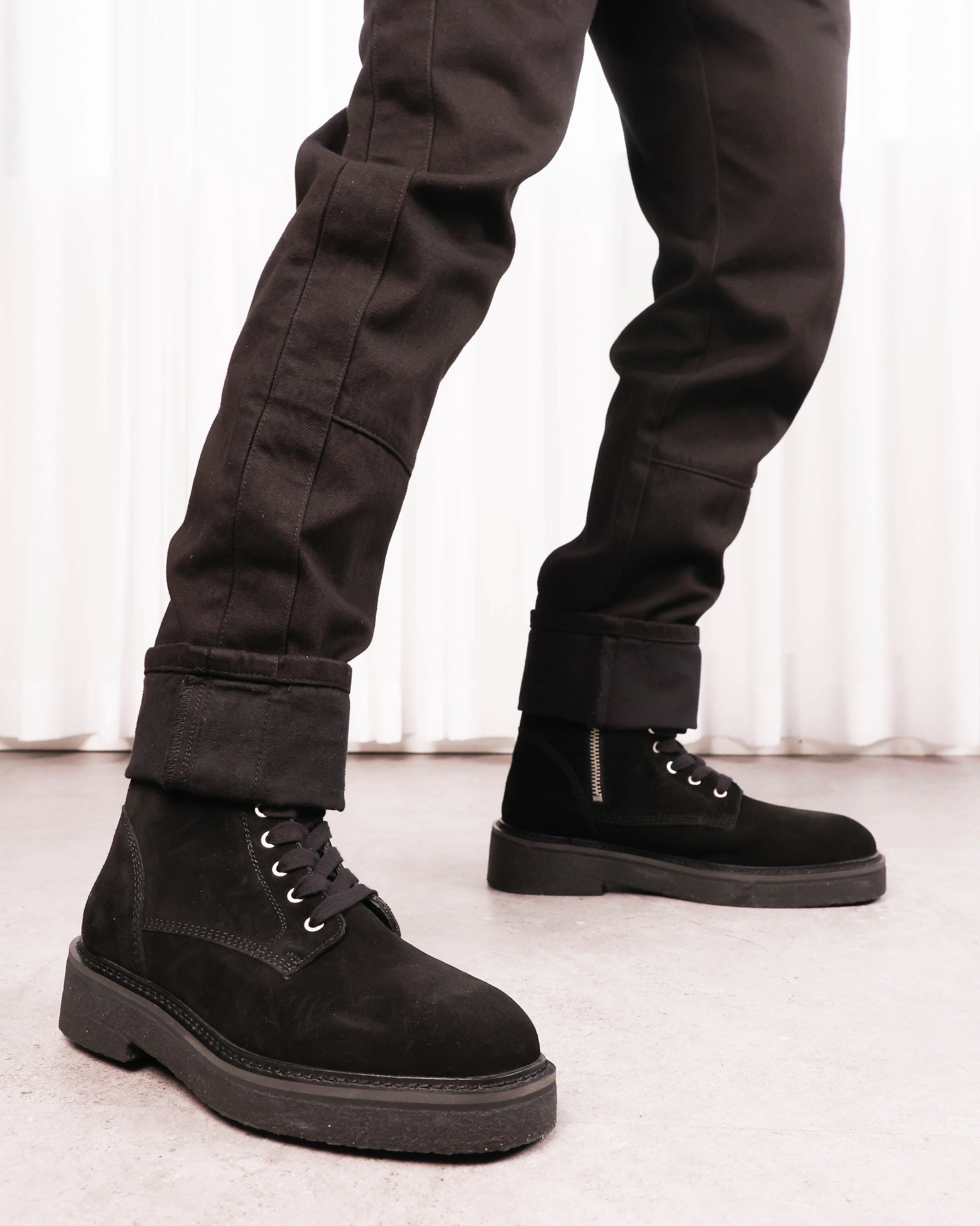 Saint Morta Chunky Boot Suede Black Shock Dampening