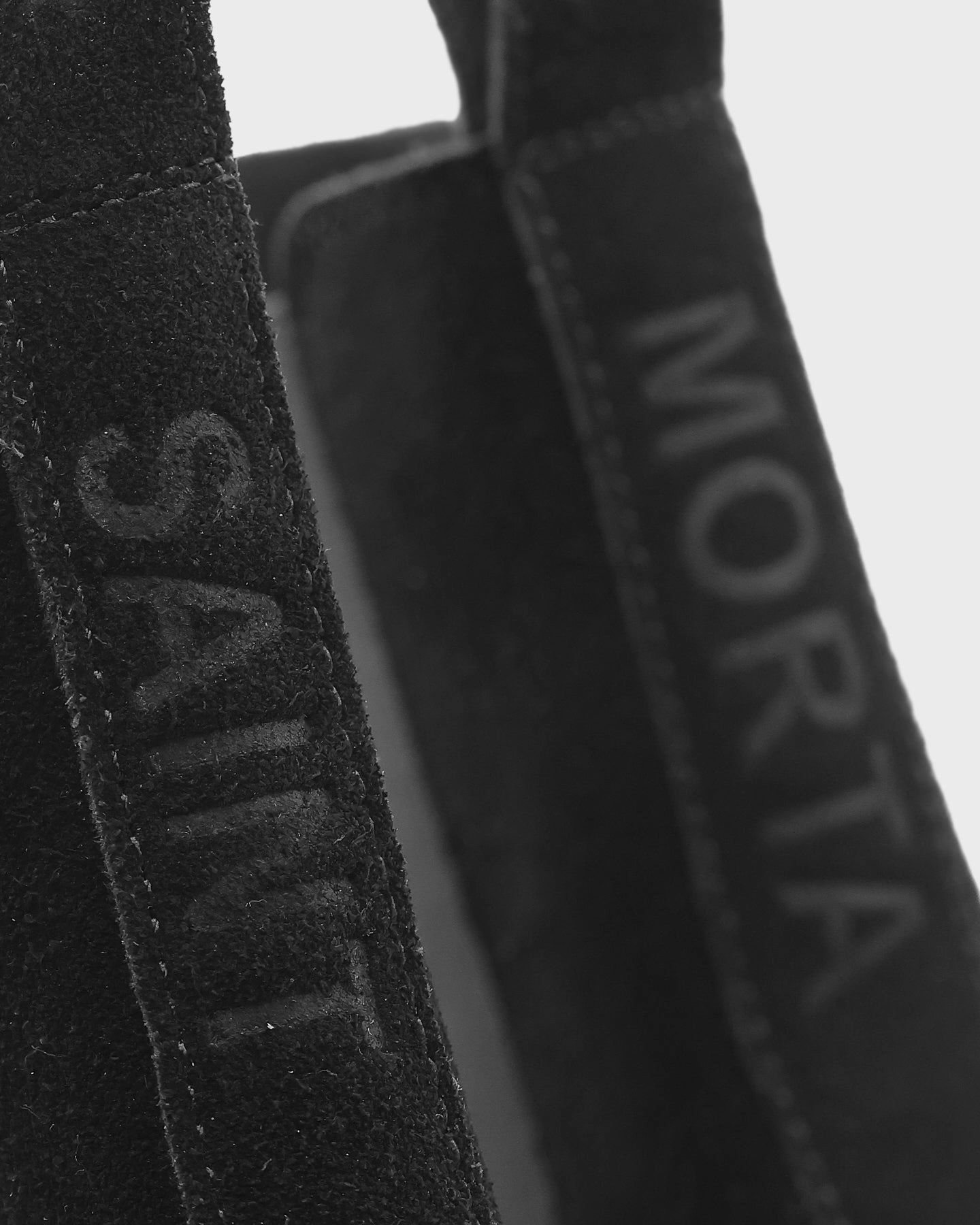 Multi-functional lining Ergonomic Contour Saint Morta Nomad Pointy Toe Chelsea Boot Black