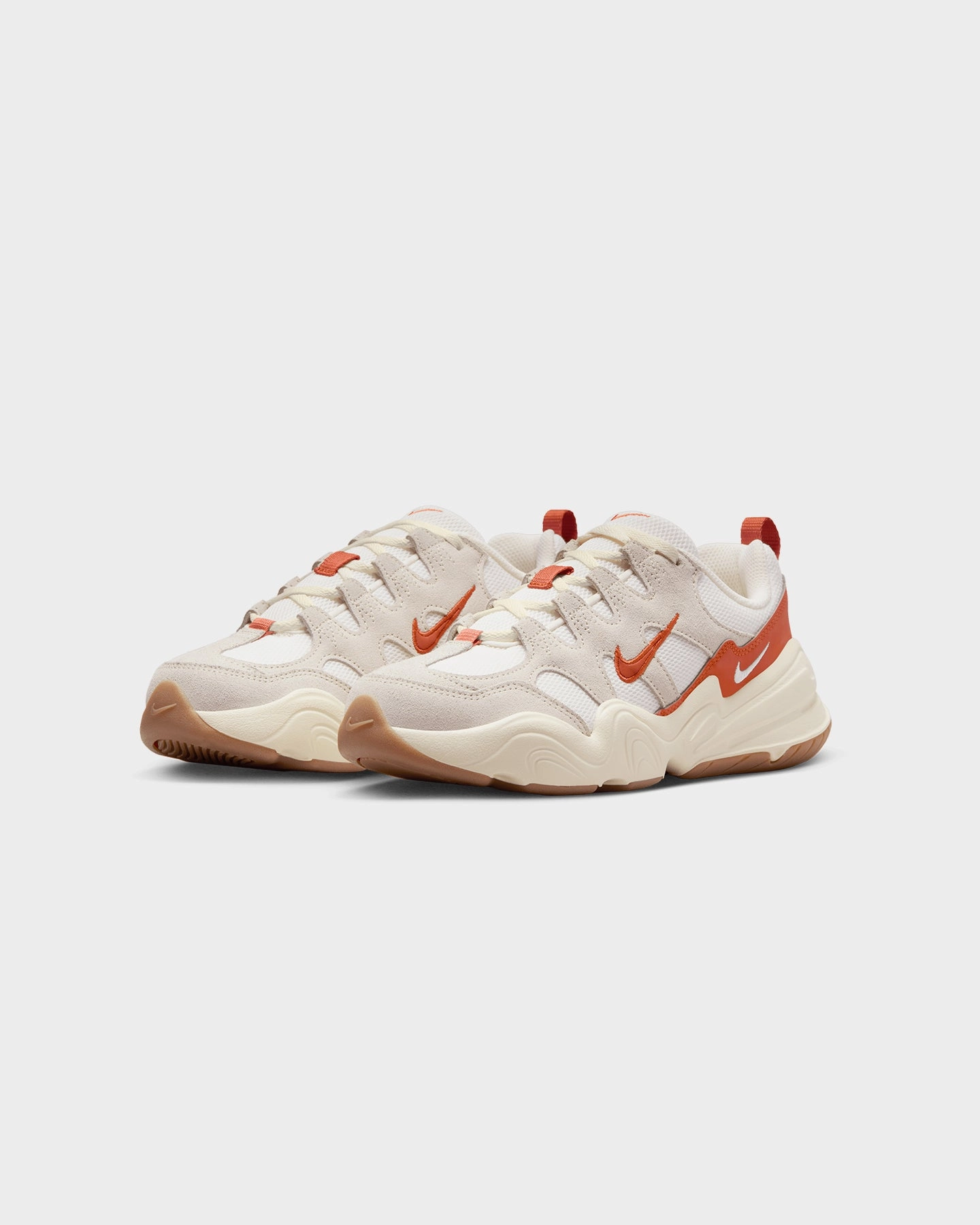 Refined chic Shock Diffusing Plate Nike Women's Tech Hera NCPS Sail/Campfire Orange