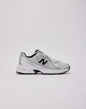 New Balance 740 Grade-School basketball players' support