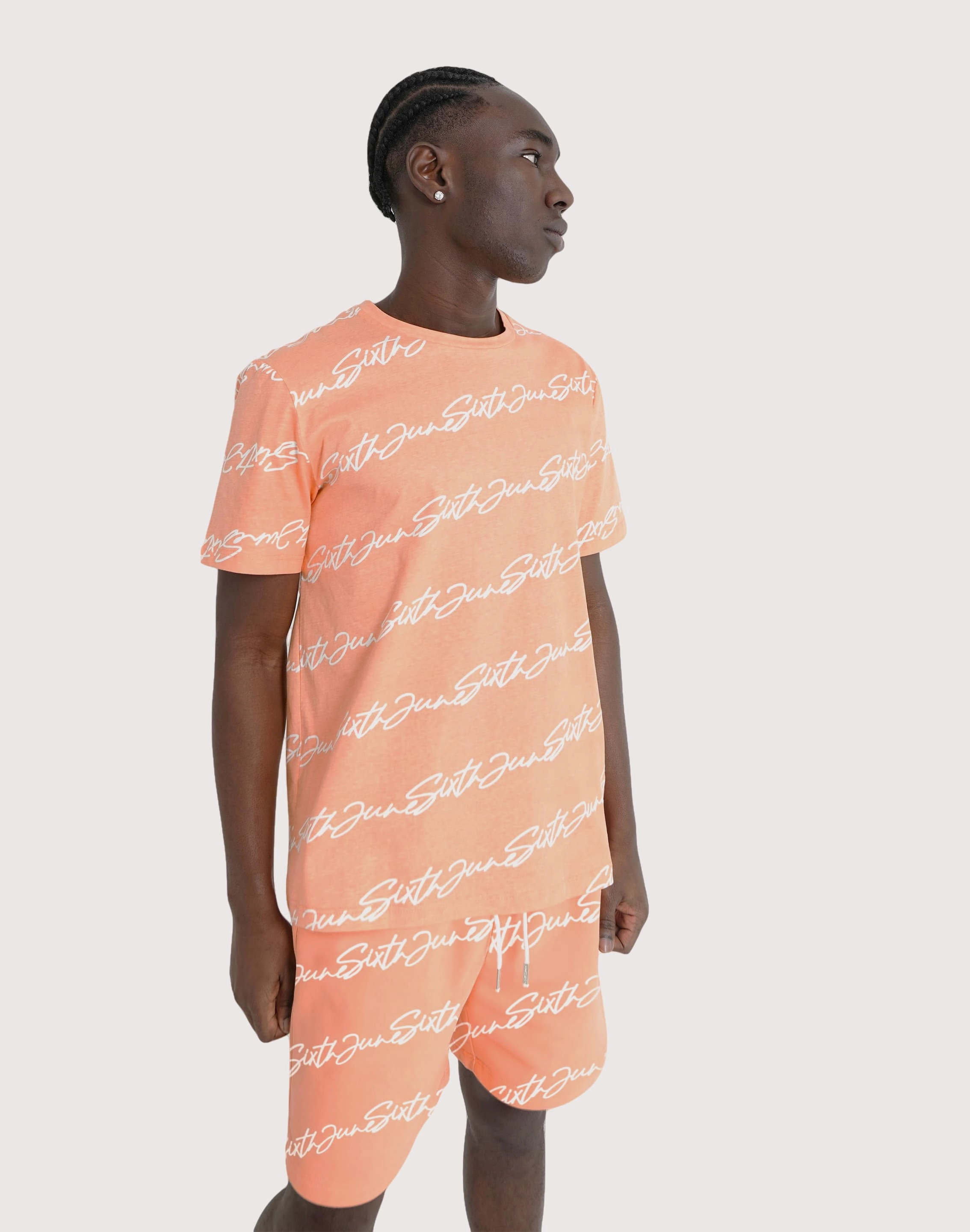 SJP DISTRIBUTION COMPANY Sixth June All-Over-Print Script Tee least party dancers