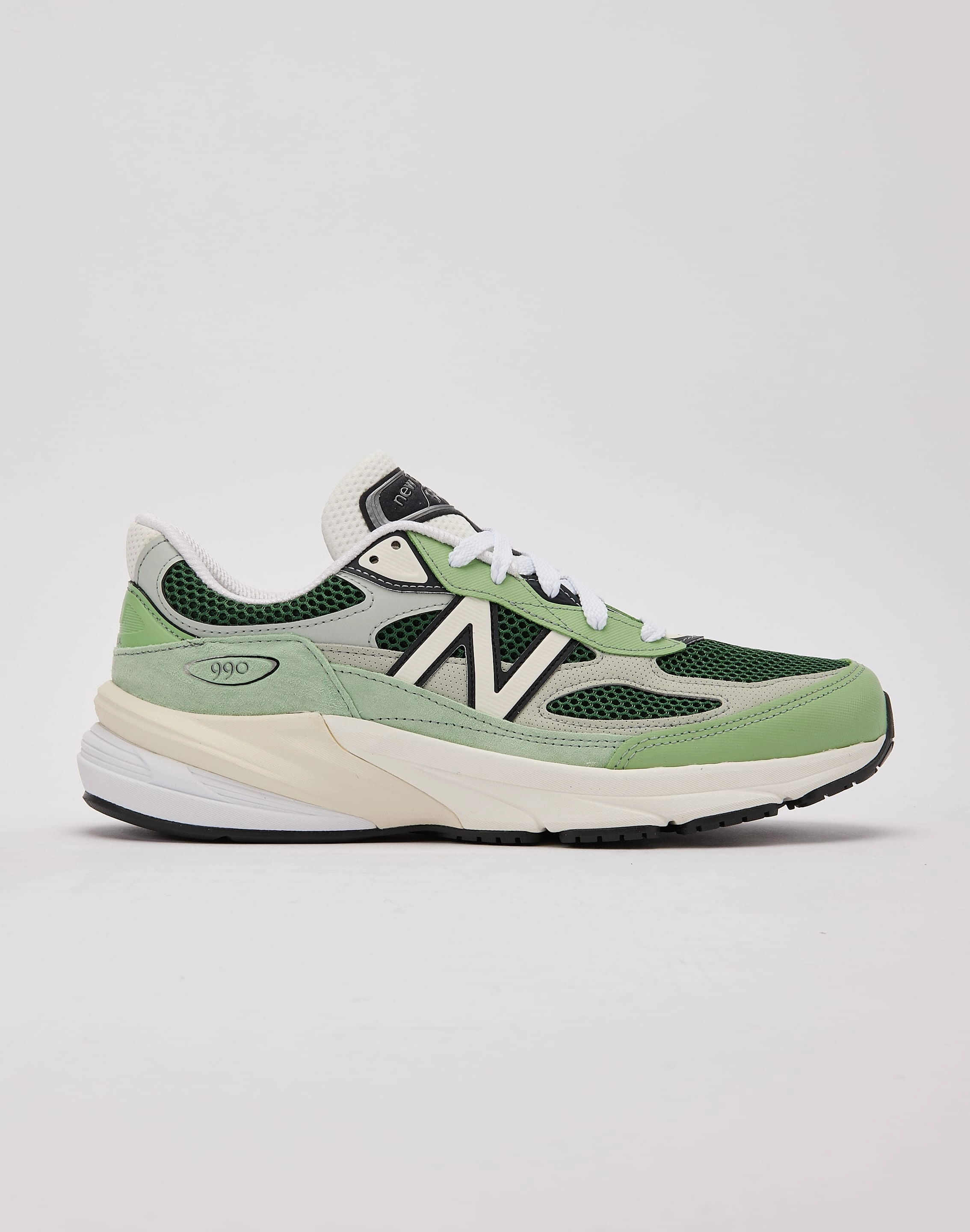 Auxetic Knit Urban Trail New Balance MADE In USA 990v6