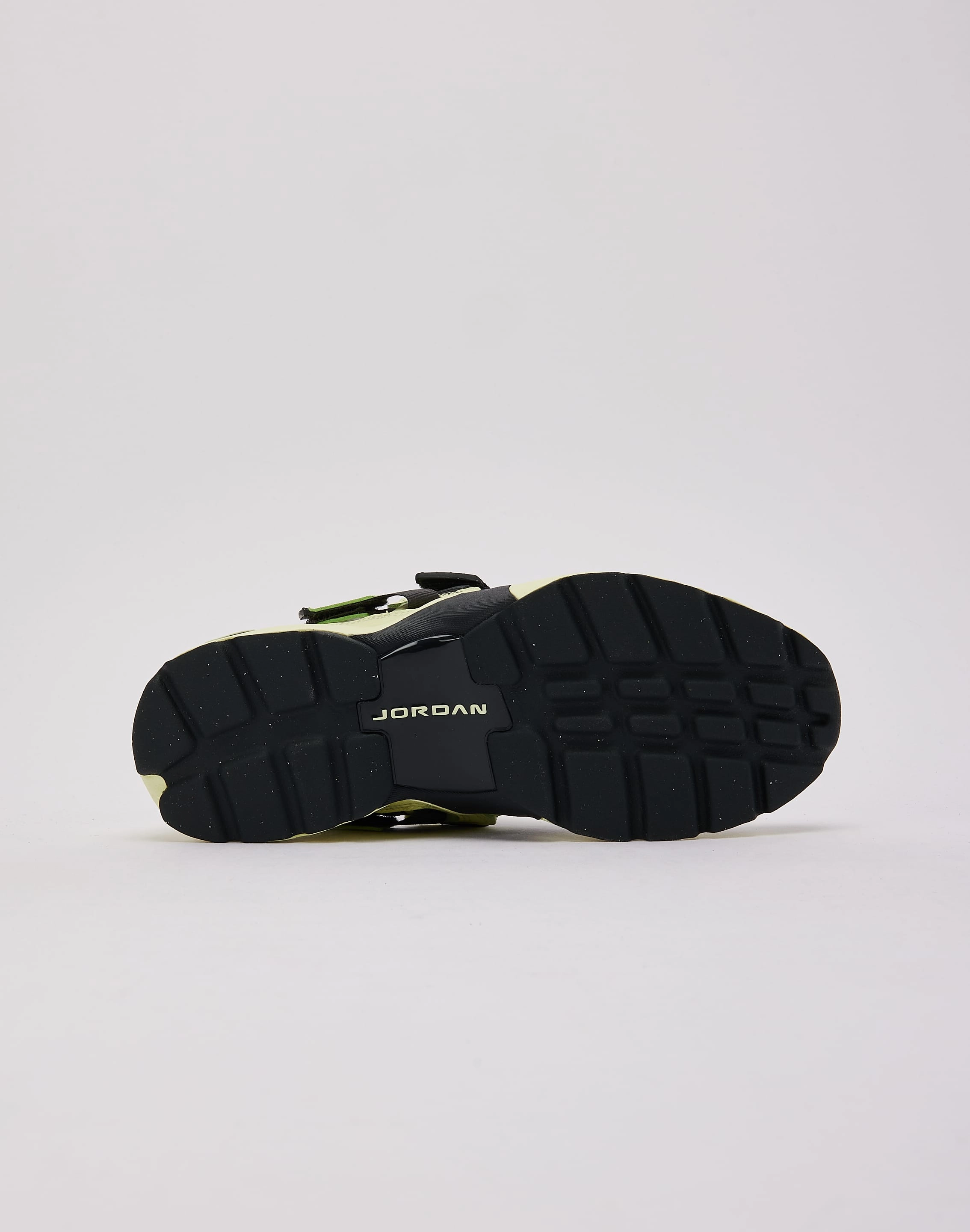 Rubberized Outsole Recycled materials Jordan Trunner LX